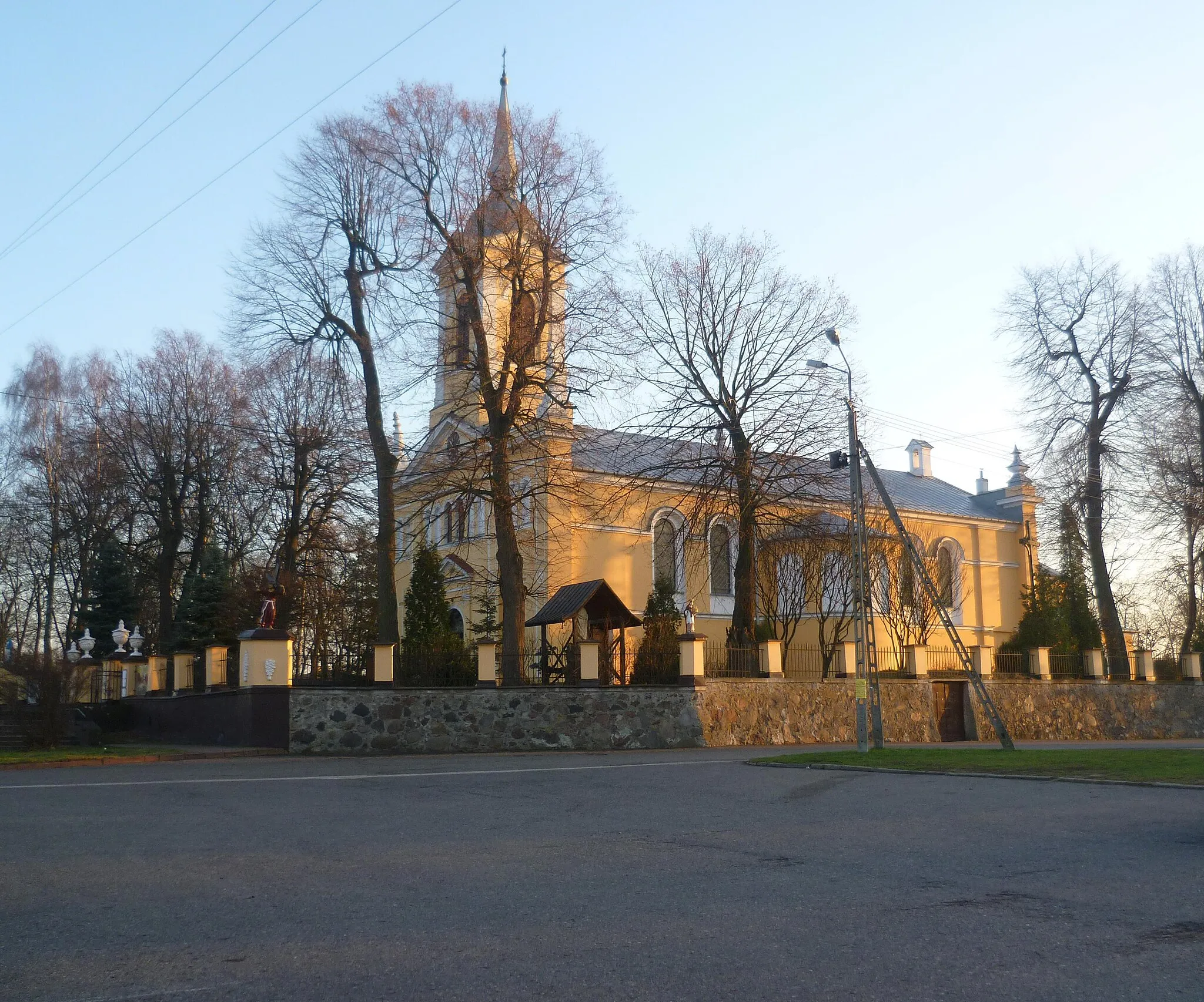 Photo showing: St. John the Baptist church in Mszczonów, Poland