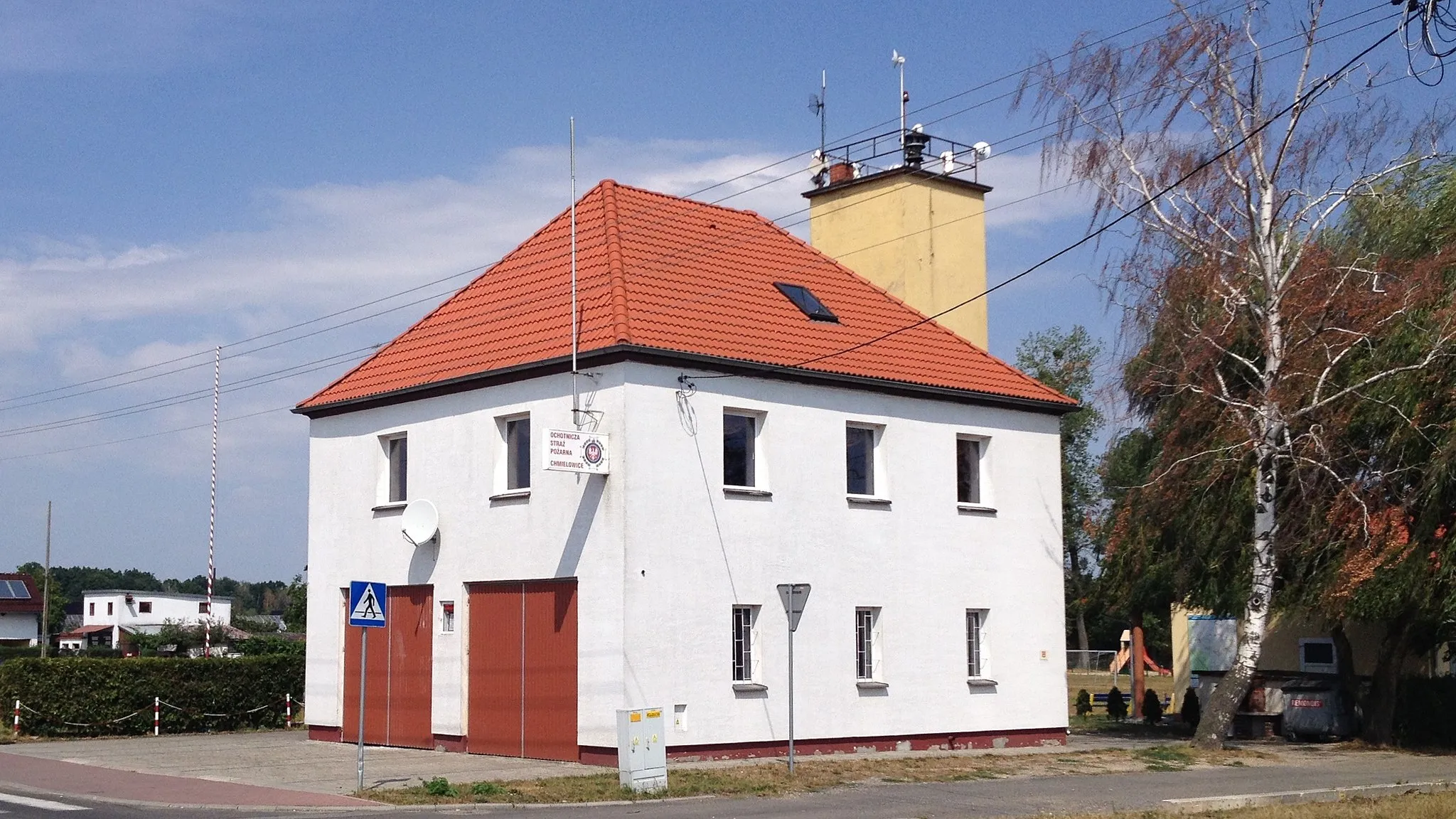 Photo showing: Remiza Ochotniczej Straży Pożarnej w Opolu Chmielowicach, przy ul. Cmentarnej