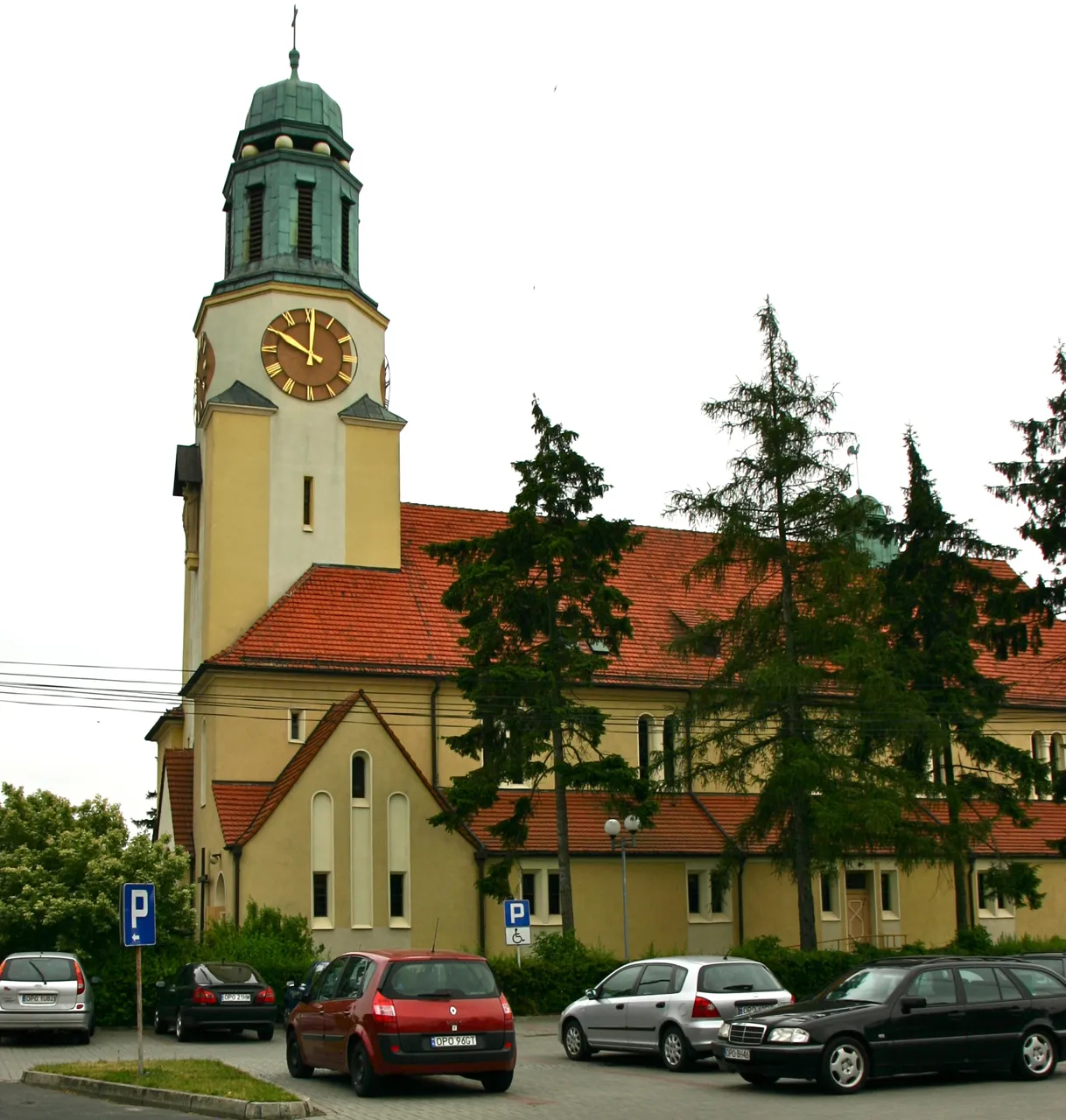 Photo showing: Dobrzeń Wielki - rzymskokatolicki kościół parafialny pw. św. Katarzyny Aleksandryjskiej.