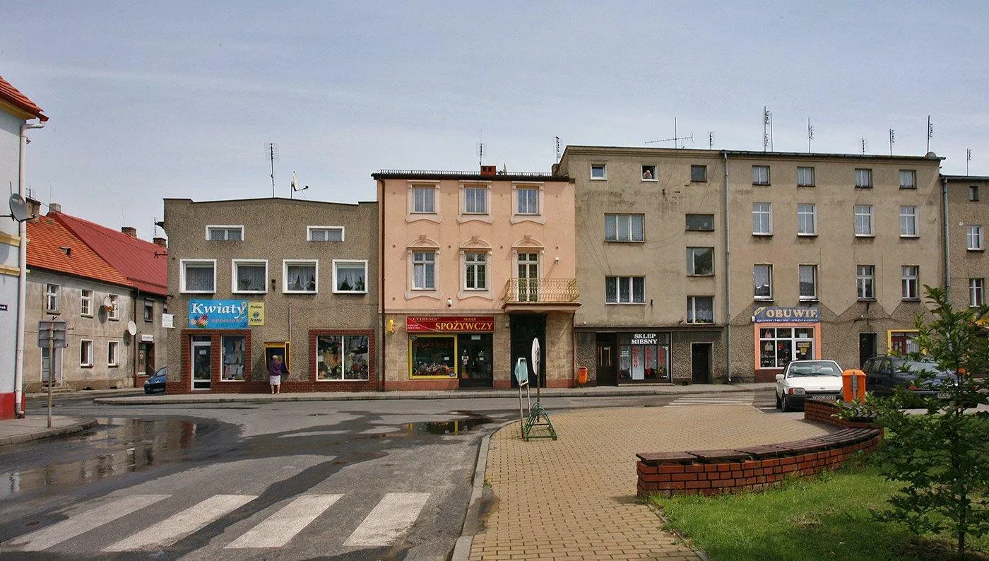 Photo showing: Wschodnia pierzeja rynku.