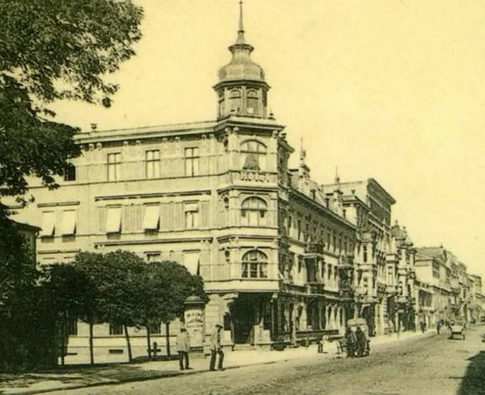 Photo showing: Hotel "Deutsches Haus" in der Krakauer Straße Oppeln, 1945 zerstört