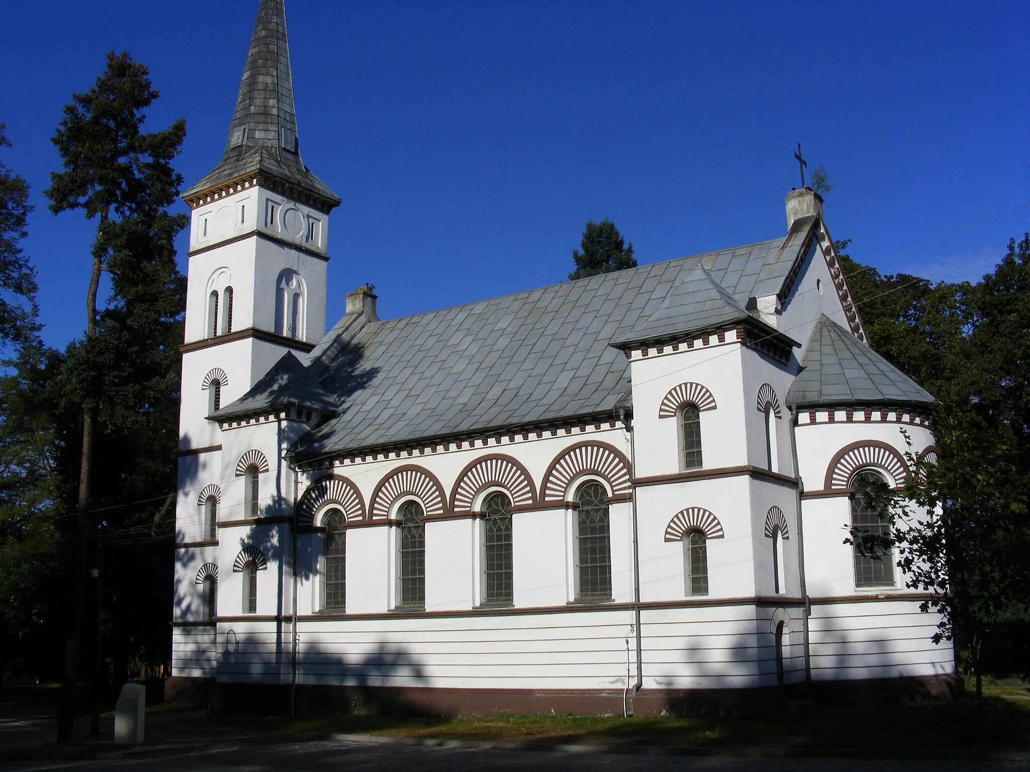 Photo showing: Kościół Ewangelicki w Ozimku woj. opolskie. Widok od strony cmentarza. Nr zabytku 1177/66