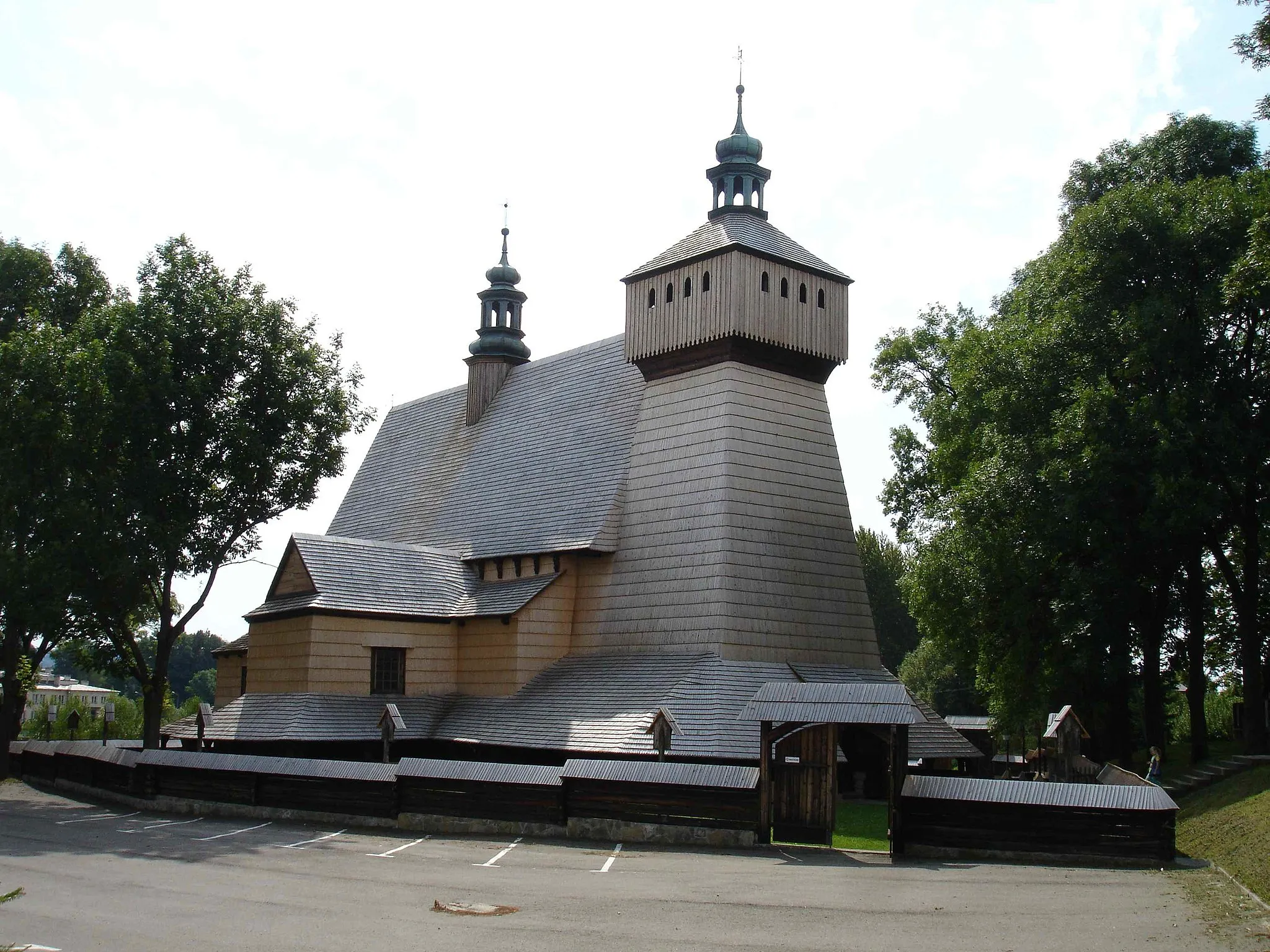 Photo showing: Church under call of Assumption of Holy Mary and St. Michael's Archangel  in Haczów (Poland), the oldest wooden gothic temples in Europe, erected in the 14th century, on the UNESCO list of World Heritage Sites since 2003.