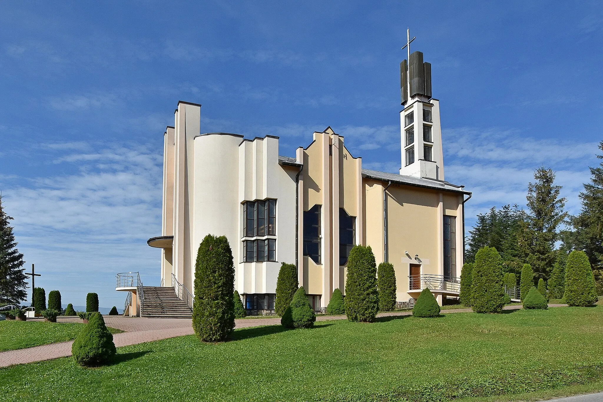 Photo showing: Łęki Dukielskie, kościół Najświętszego Serca Jezusowego