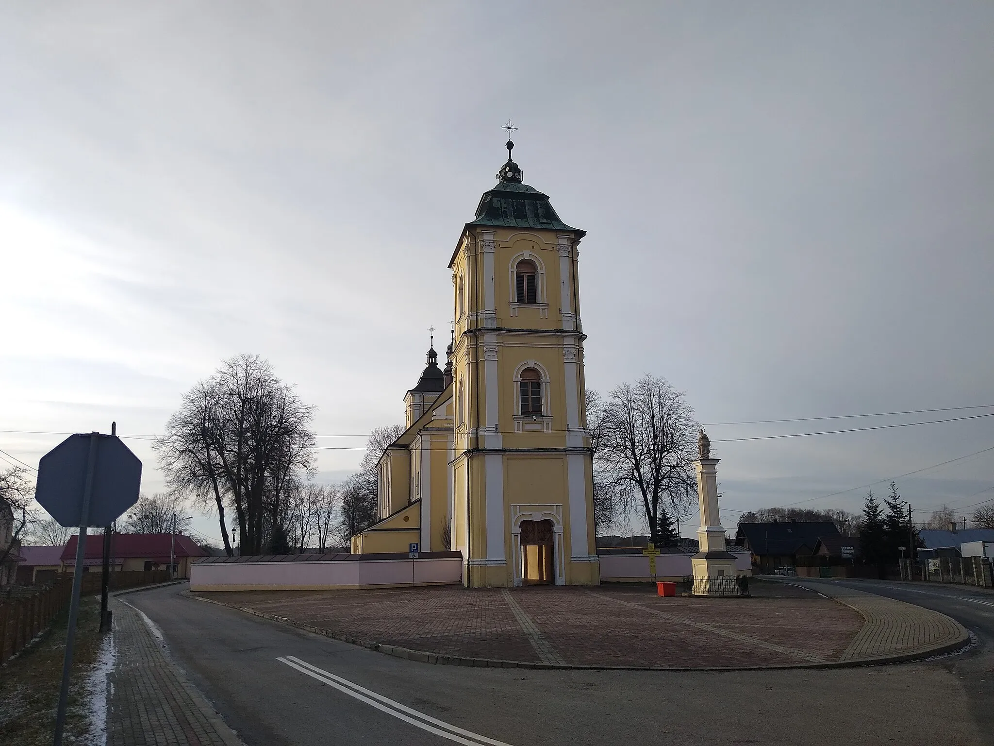 Photo showing: Kościół św. Bartłomieja Apostoła w Majdanie Królewskim (church building in Majdan Królewski, Poland)