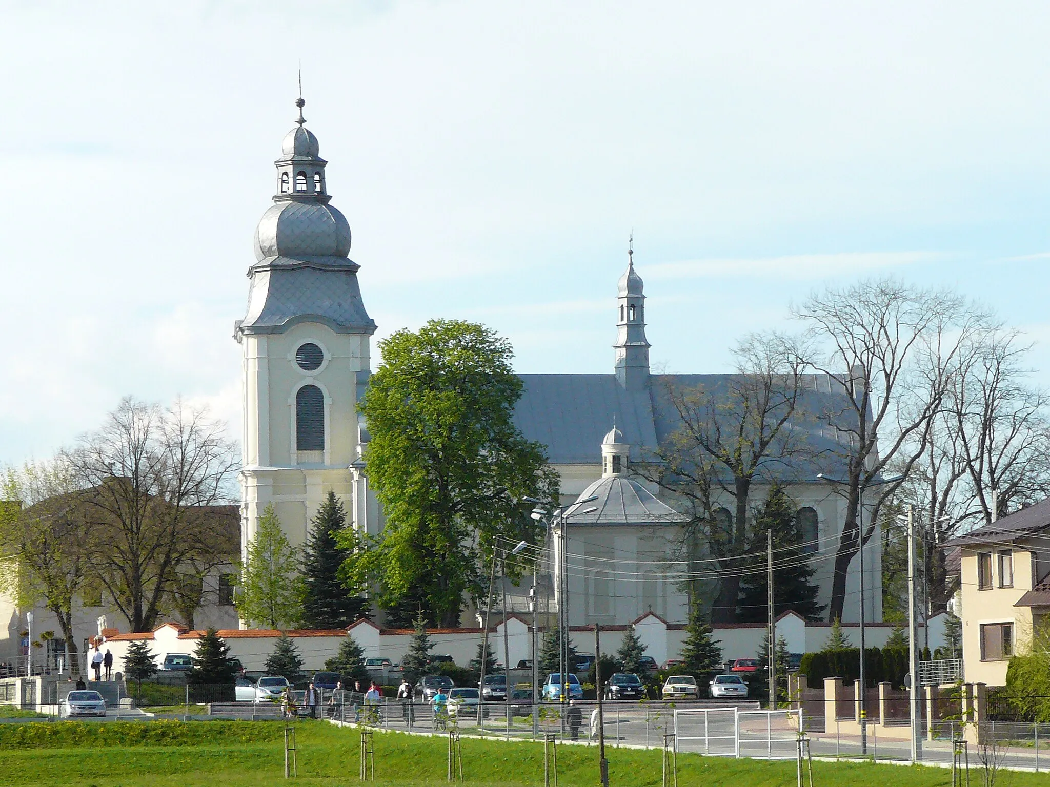 Photo showing: Bazylika mniejsza pw. św. Mateusza w Mielcu (widok z wałów przeciwpowodziowych), 2014