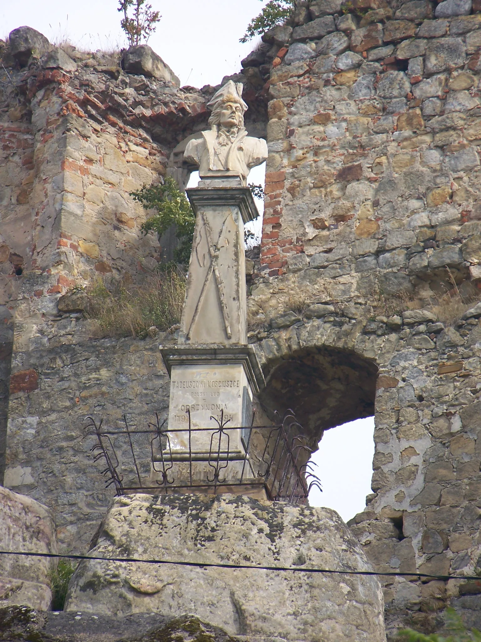 Photo showing: Tadeusz Kościuszko Monument on Kamieniec Castle, Poland