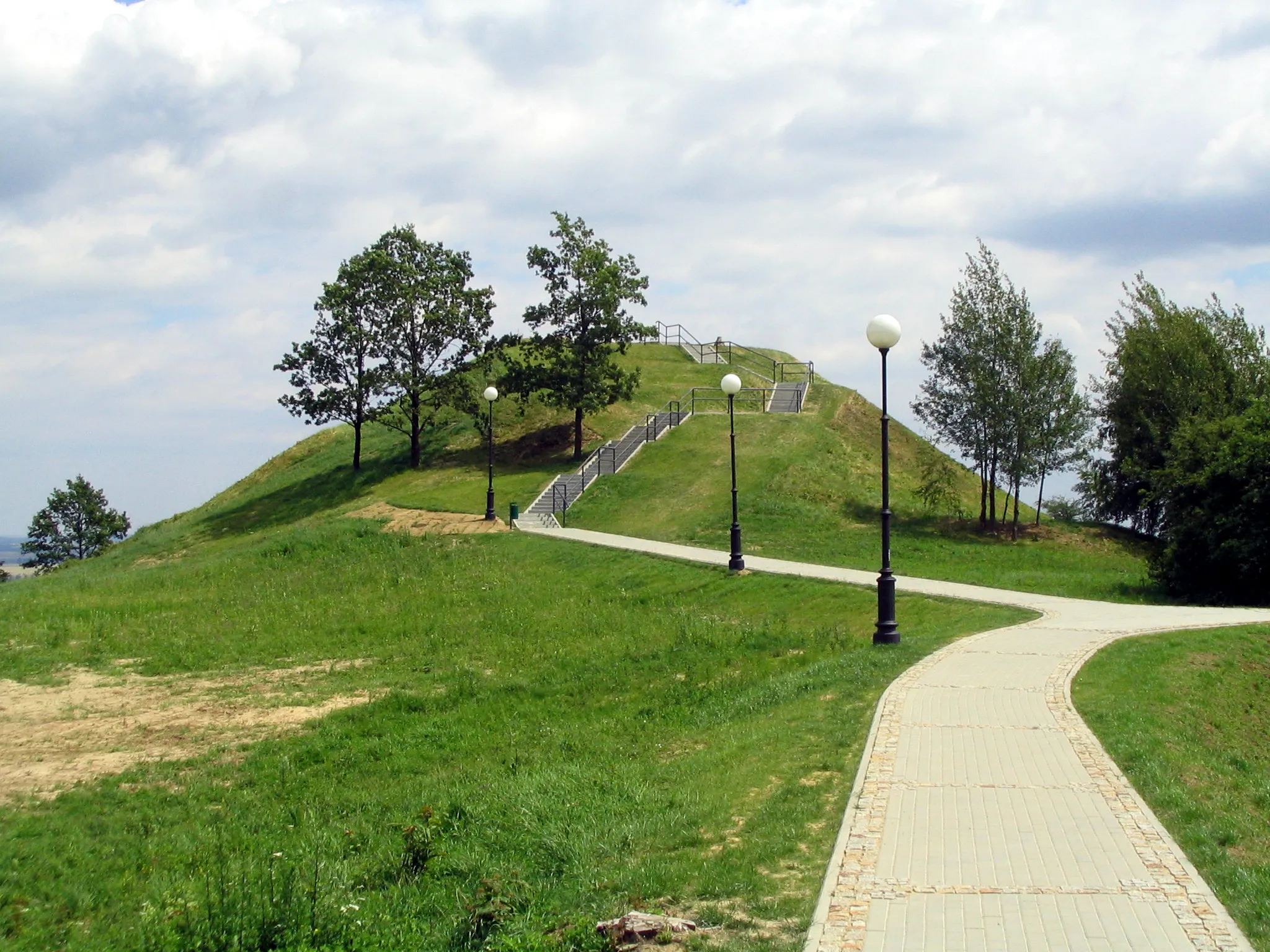 Photo showing: Tatar Mound in Przemyśl, Poland