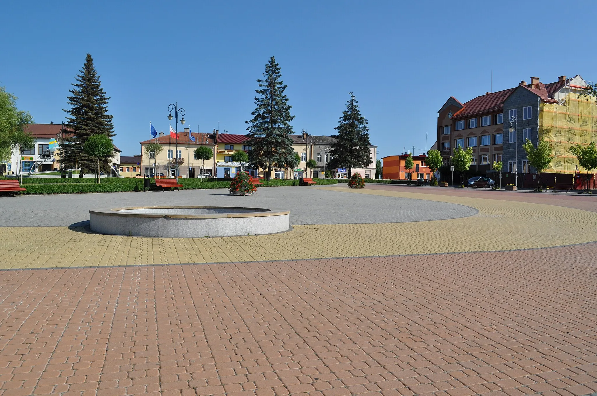 Photo showing: The market square in Radomyśl Wielki