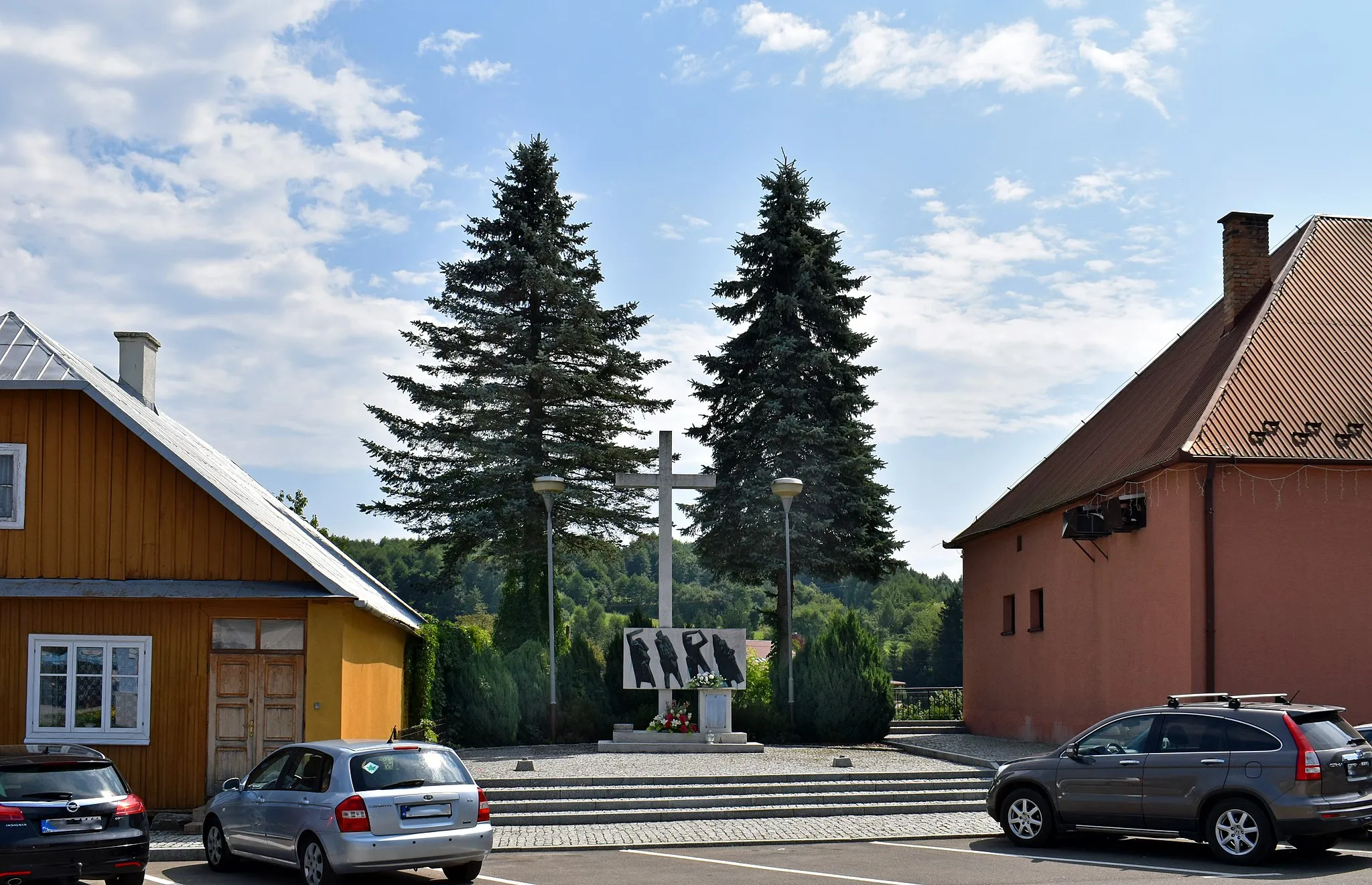 Photo showing: Cross-memorial, Wielopole Skrzyńskie village, Ropczyce-Sędziszów County, Subcarpathian Voivodeship, Poland