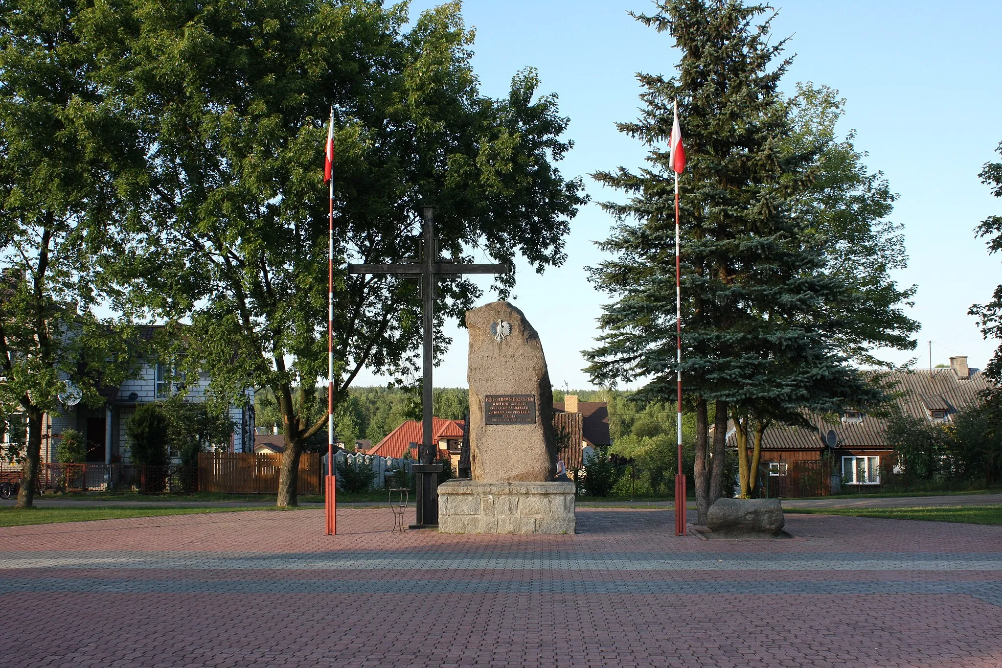 Photo showing: Monument to compatriots fell in fights for free and independent Poland (located  in Czarna Białostocka).