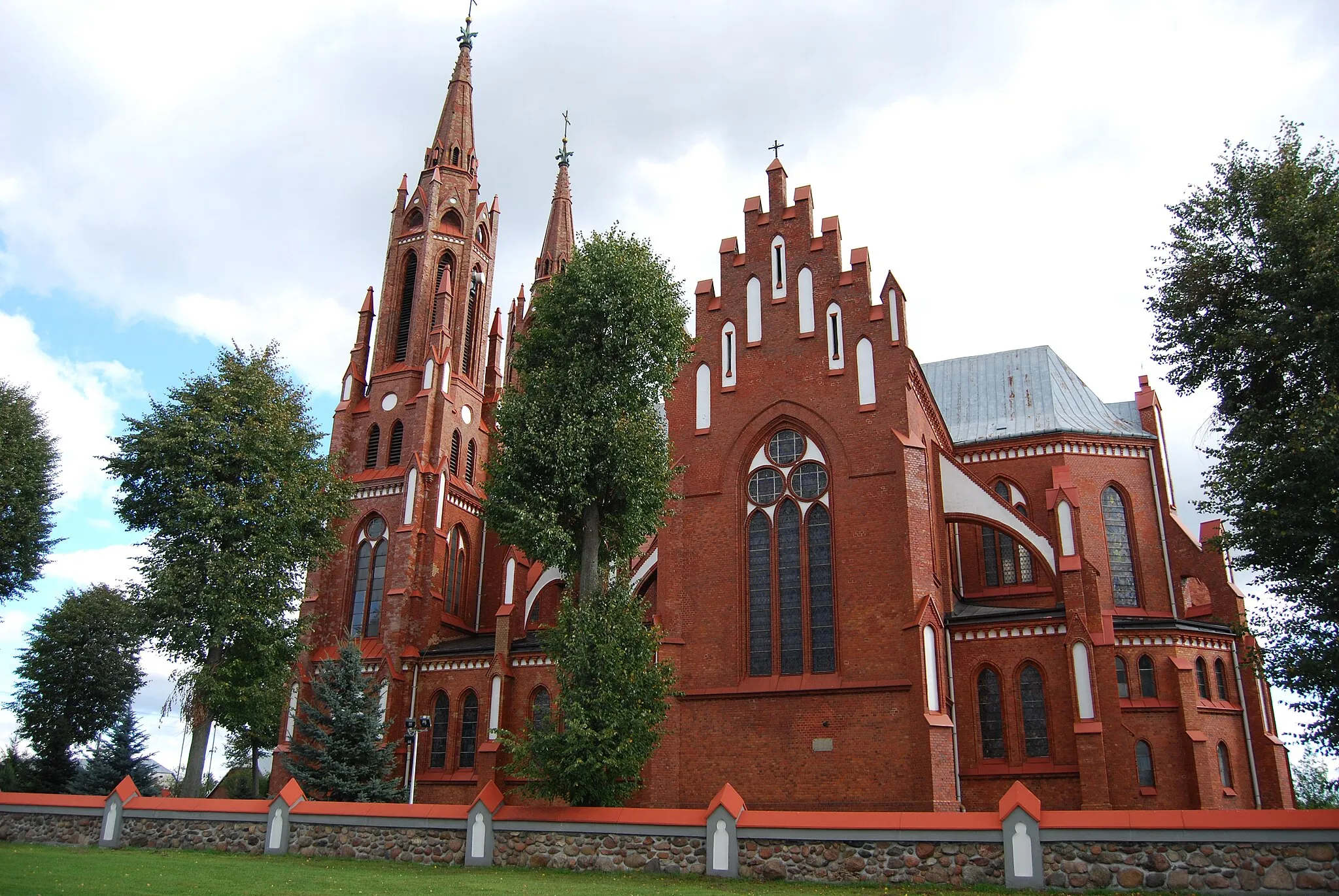 Photo showing: Neogotycki kościół par. p.w M.B.Anielskiej w Lipsku