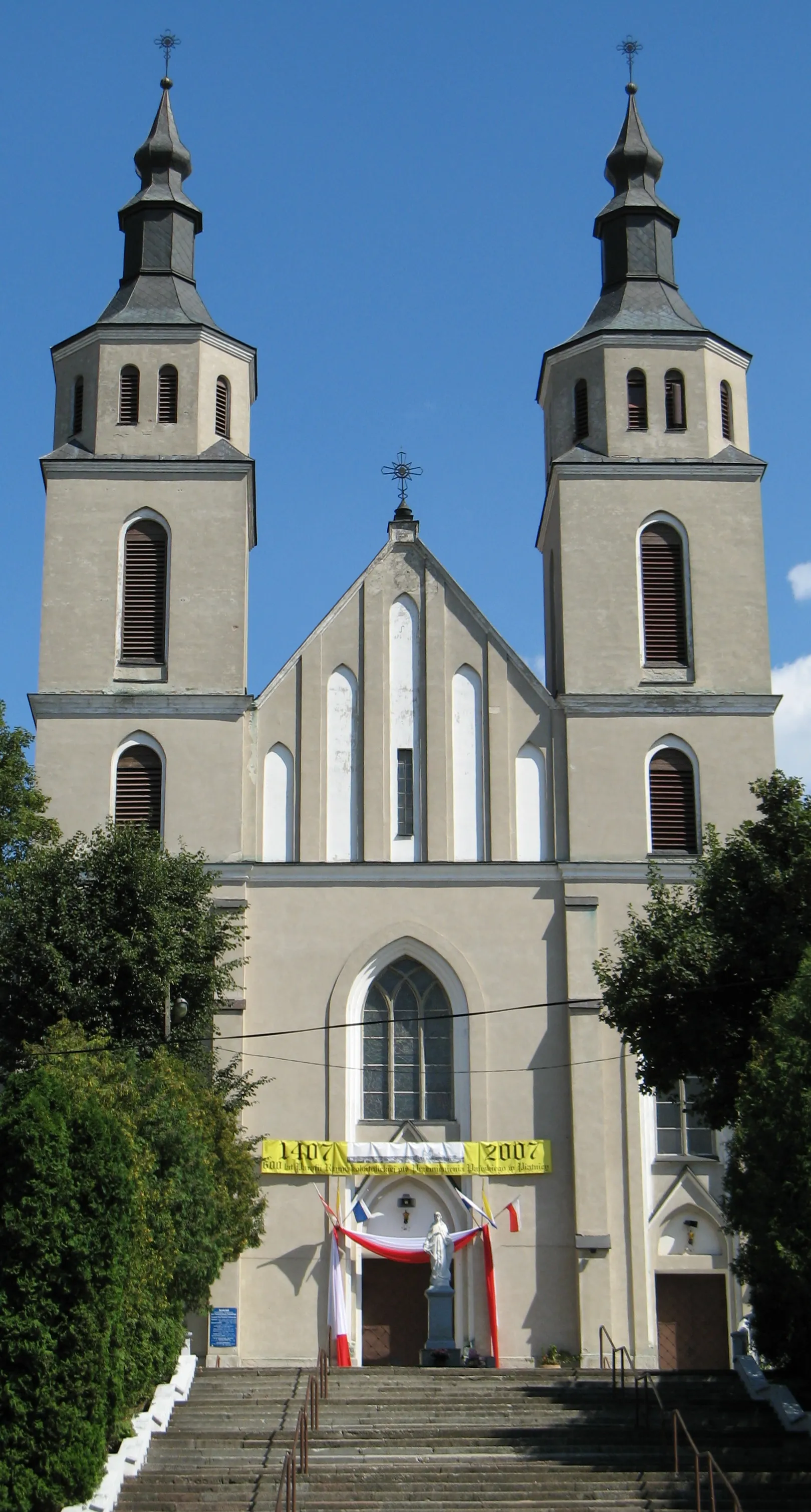 Photo showing: Transfiguration of the Lord's Church in Piątnica (view on facade)