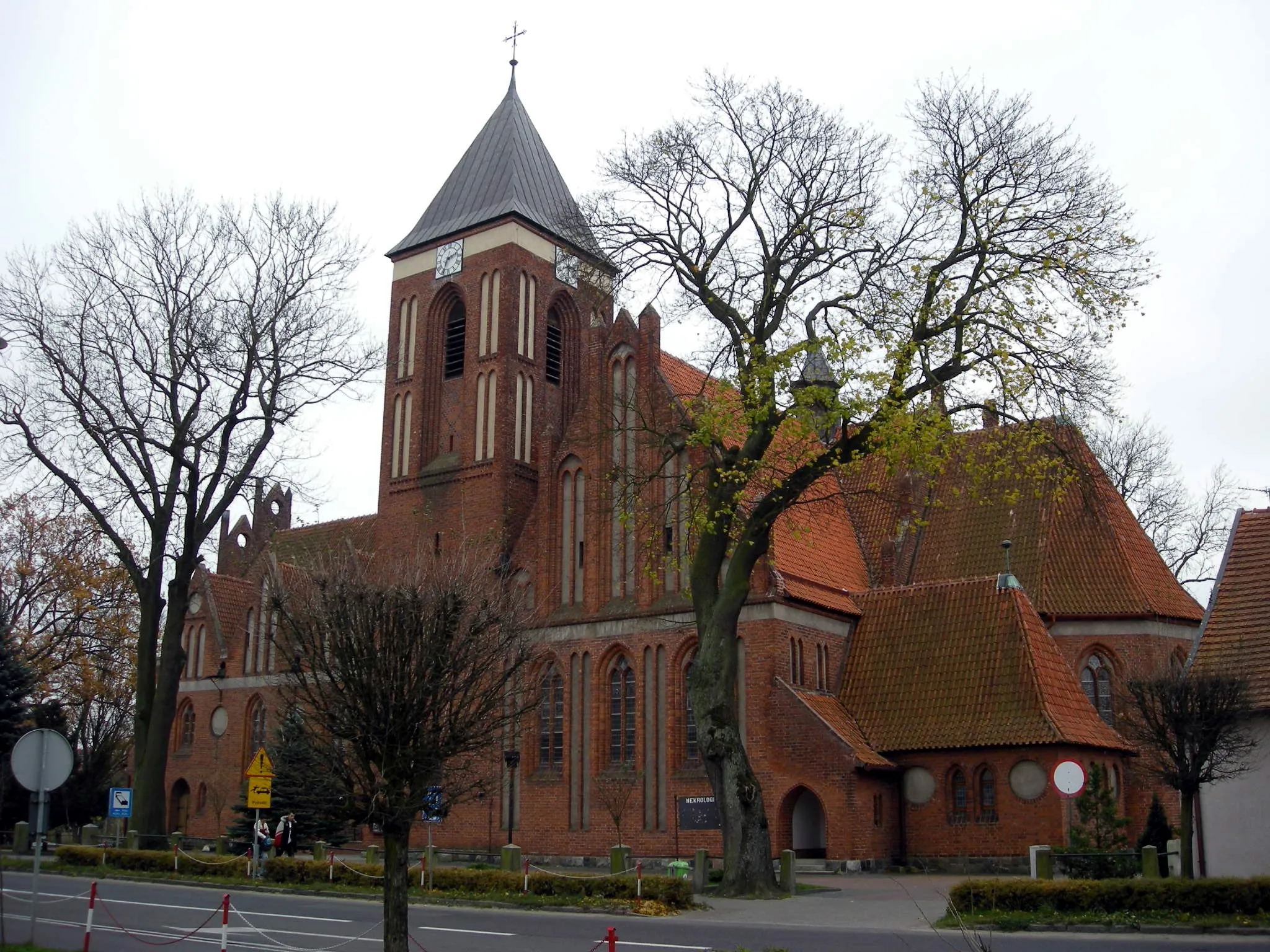 Photo showing: The church in Czersk, Poland.