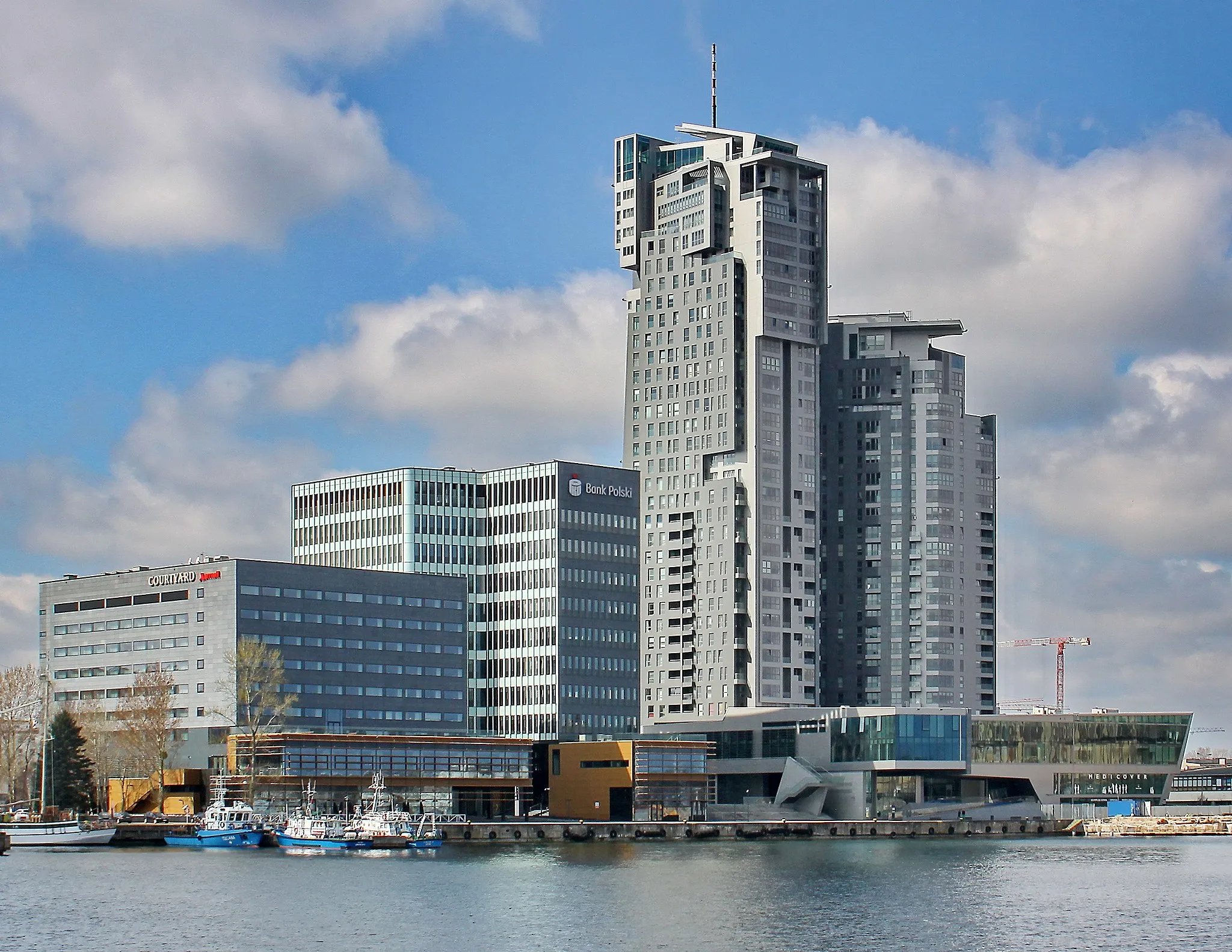 Photo showing: Sea Towers in Gdynia (a view from the port - April 2018)