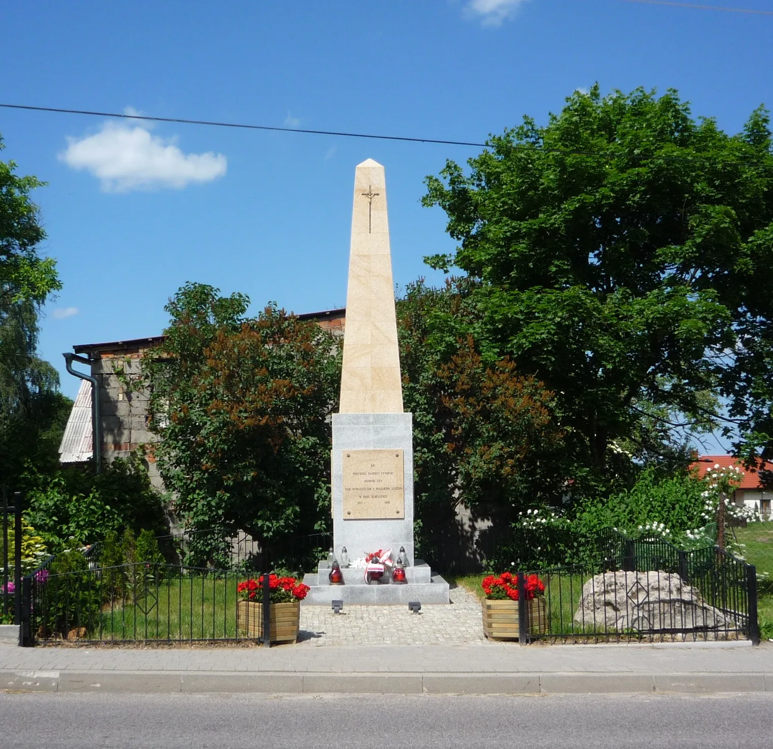Photo showing: Monument "Association of  insurgents and soldiers in Luzino"