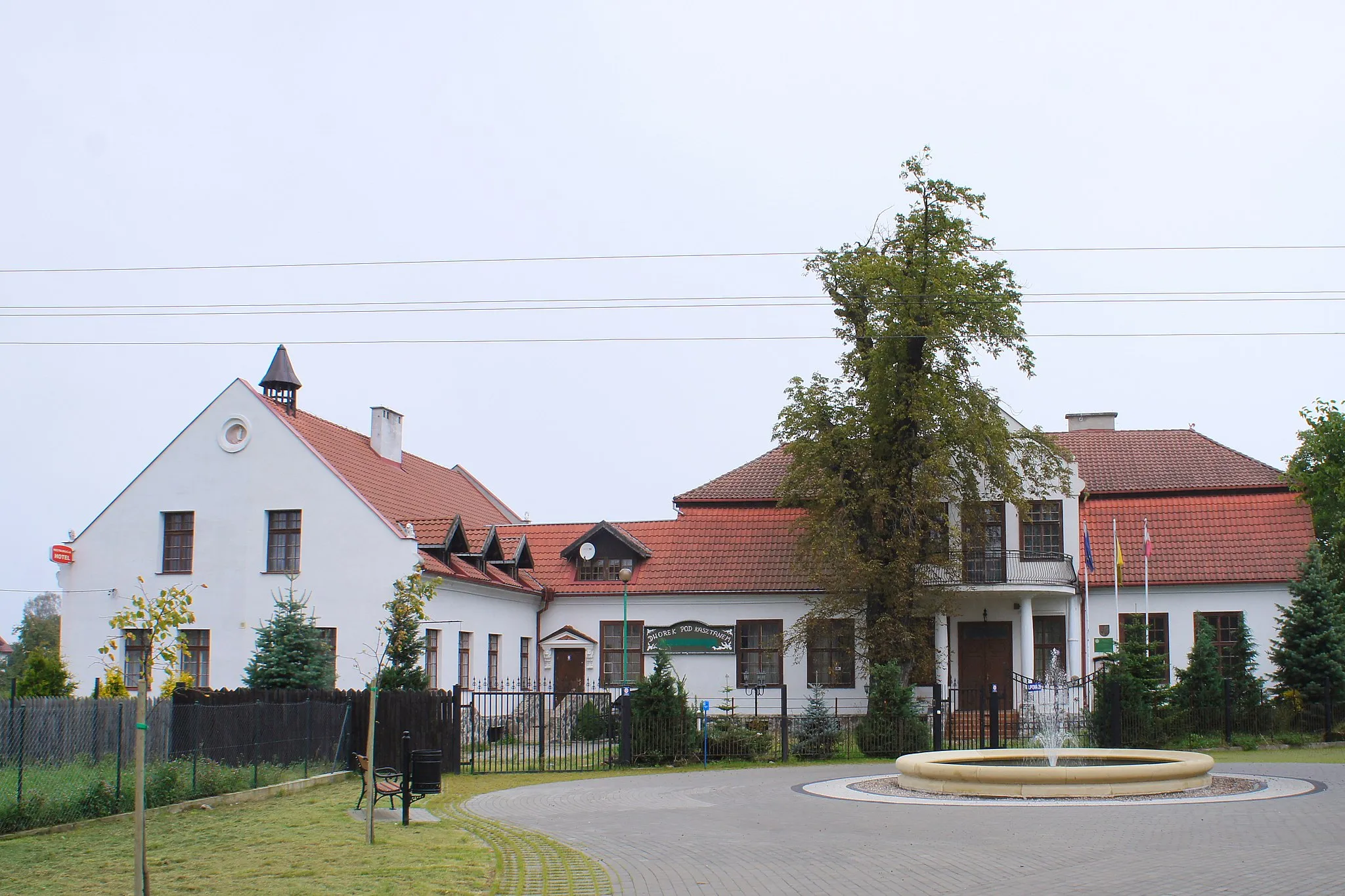 Photo showing: Mosty, ul. Lipowa 29 (dawniej nr 18) - dwór (zabytek nr 573)