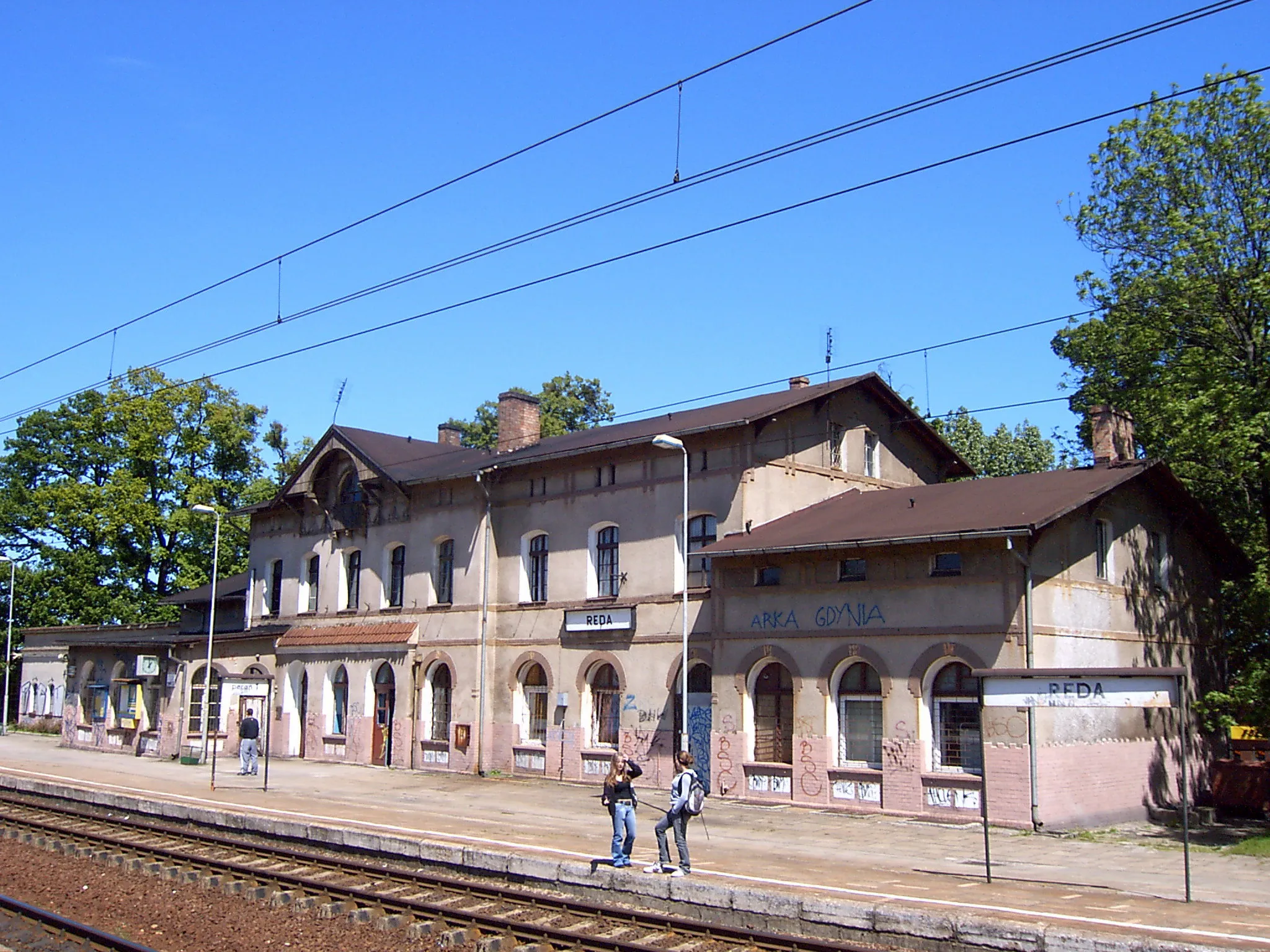 Photo showing: Reda. Main building of a railway station from 1868-1870.View from platforms. 2006.05.06.