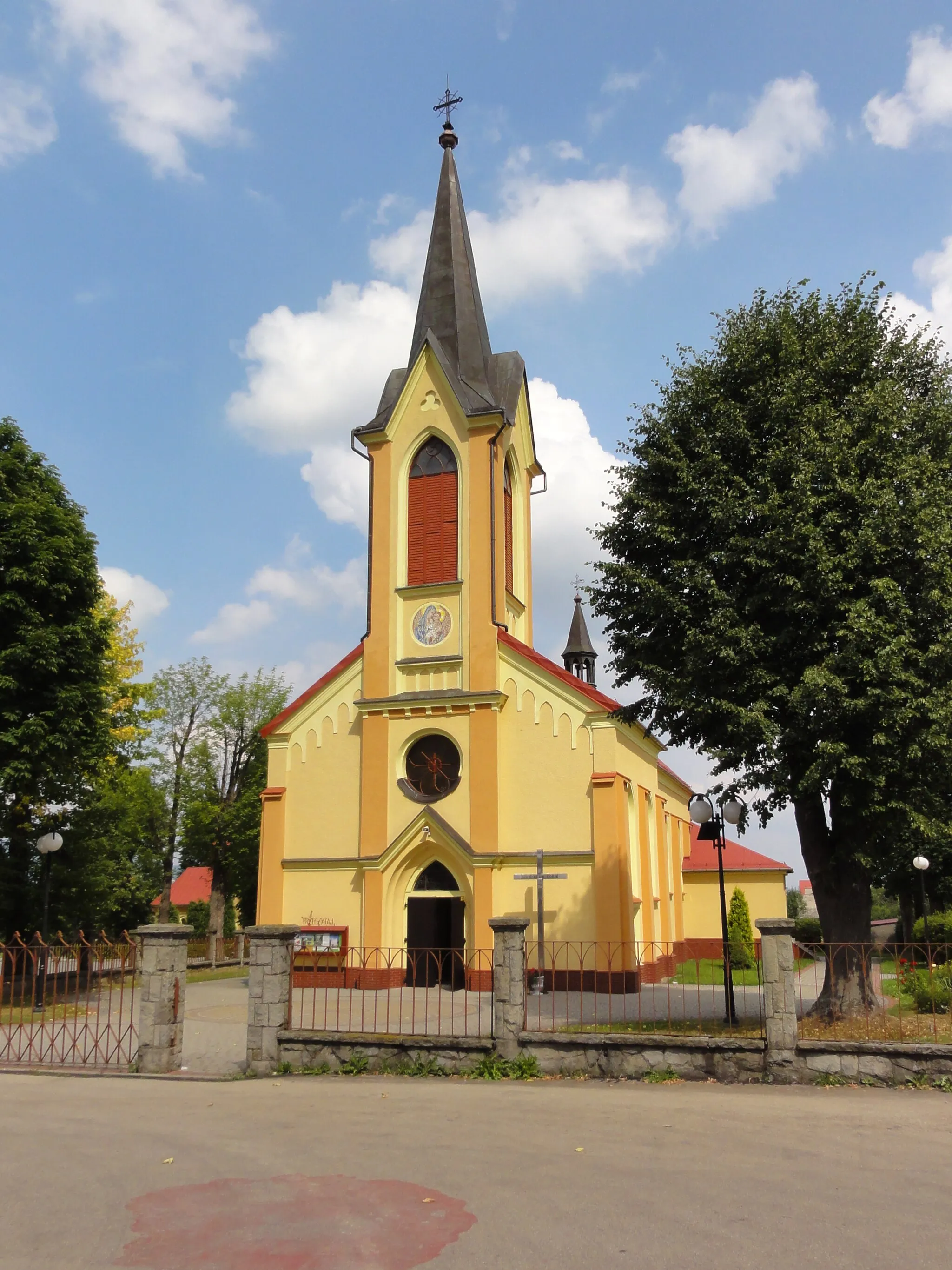 Photo showing: Kościół Matki Bożej Szkaplerznej w Godziszce