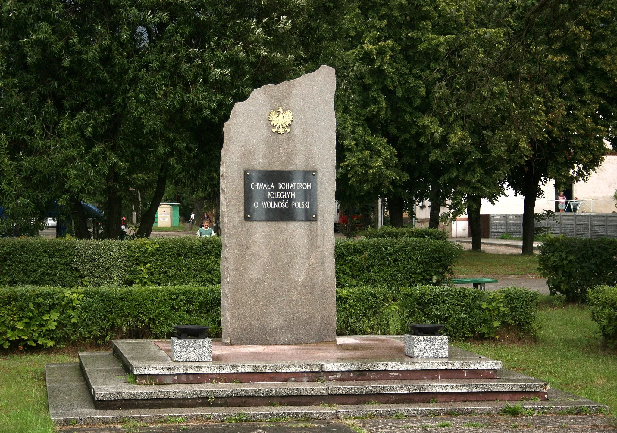 Photo showing: Pomnik poswięcony bohaterom poległym o wolność Polski_w Herbach, powiat lubliniecki