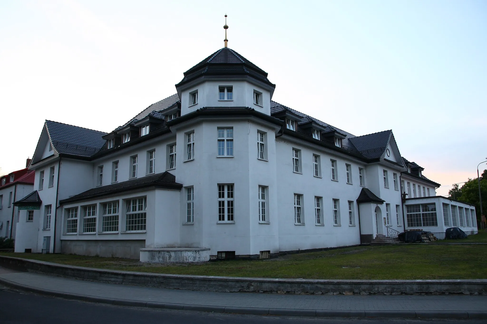 Photo showing: The casino after renovation in Krupski Młyn