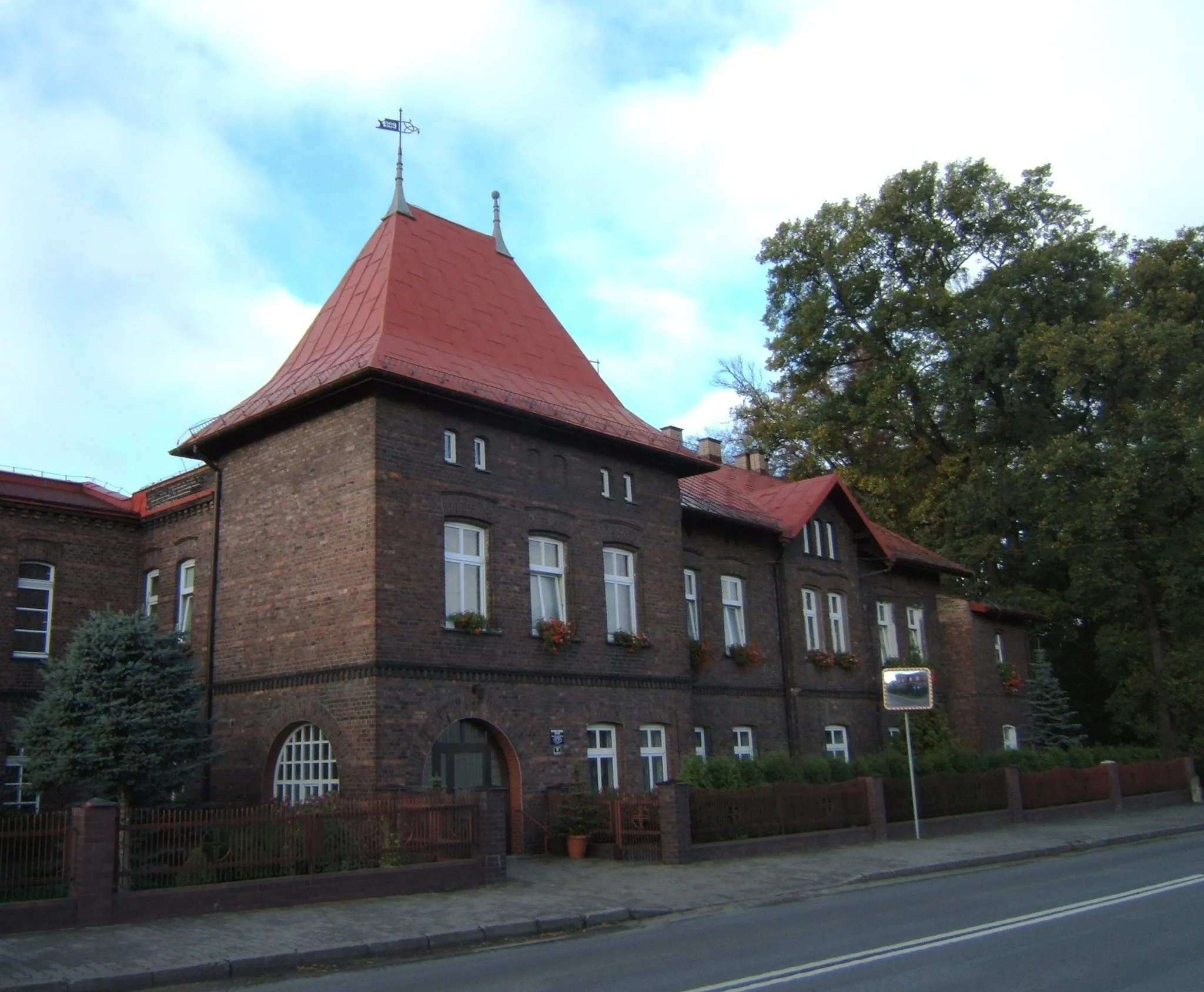 Photo showing: Dom opieki społecznej w Nakle Śląskim, Polska.