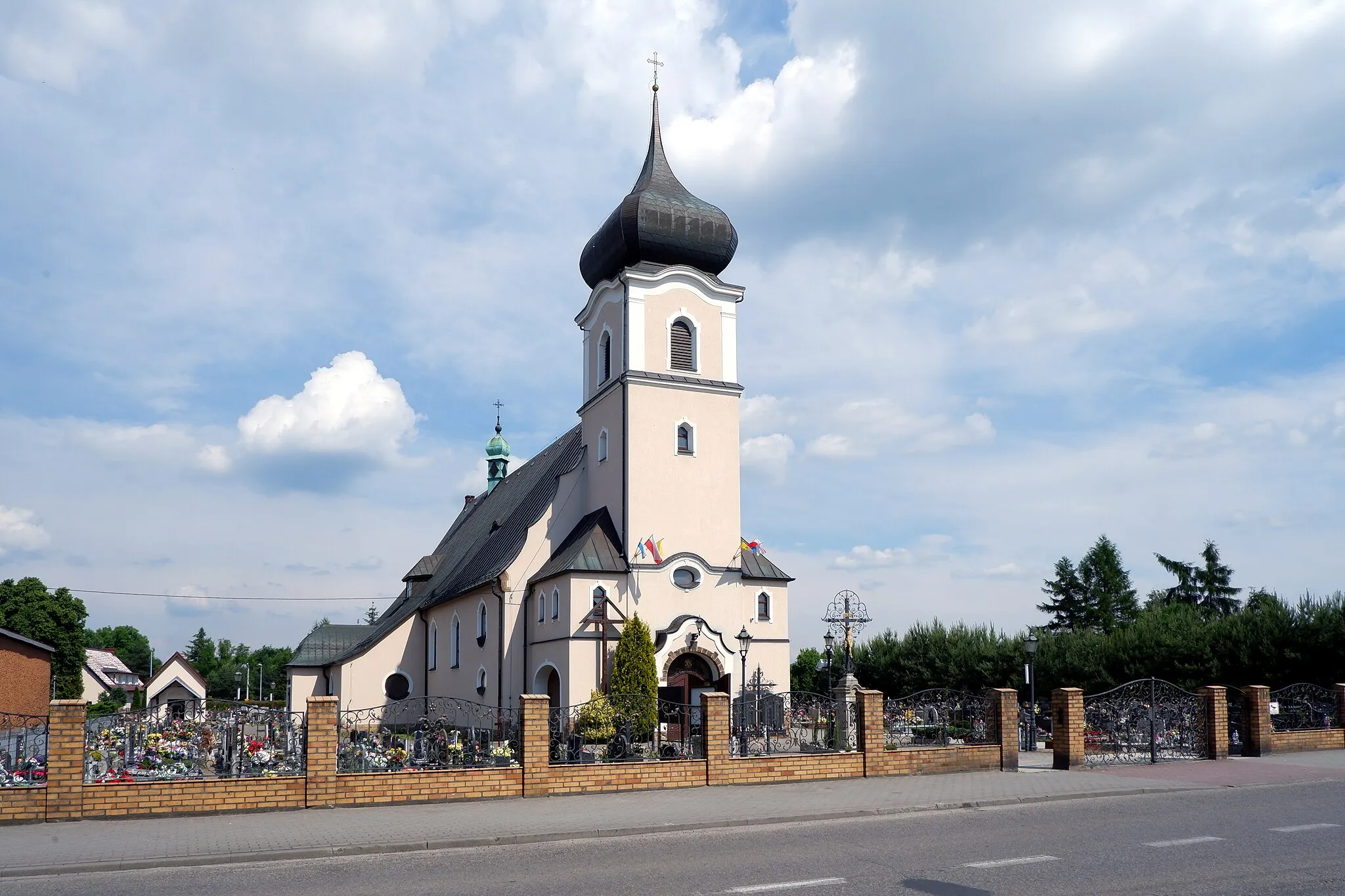 Photo showing: Our Lady of the Rosary church in Nędza, Poland