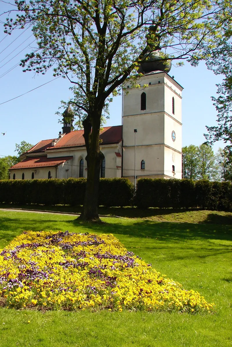 Photo showing: Park i kościół św. Jana Chrzciciela w Pawłowicach