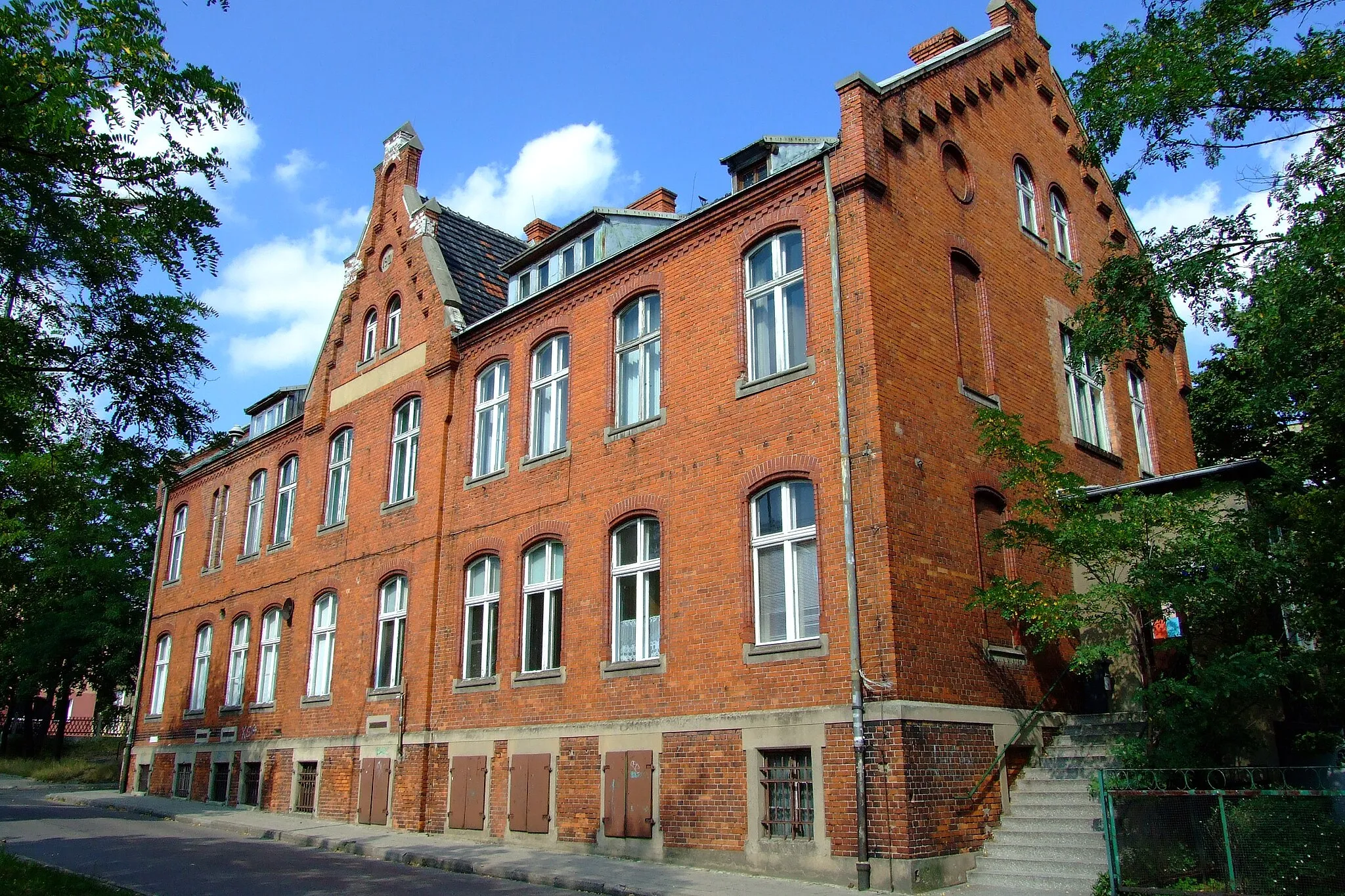 Photo showing: Budynek starego szpitala w Pyskowicach