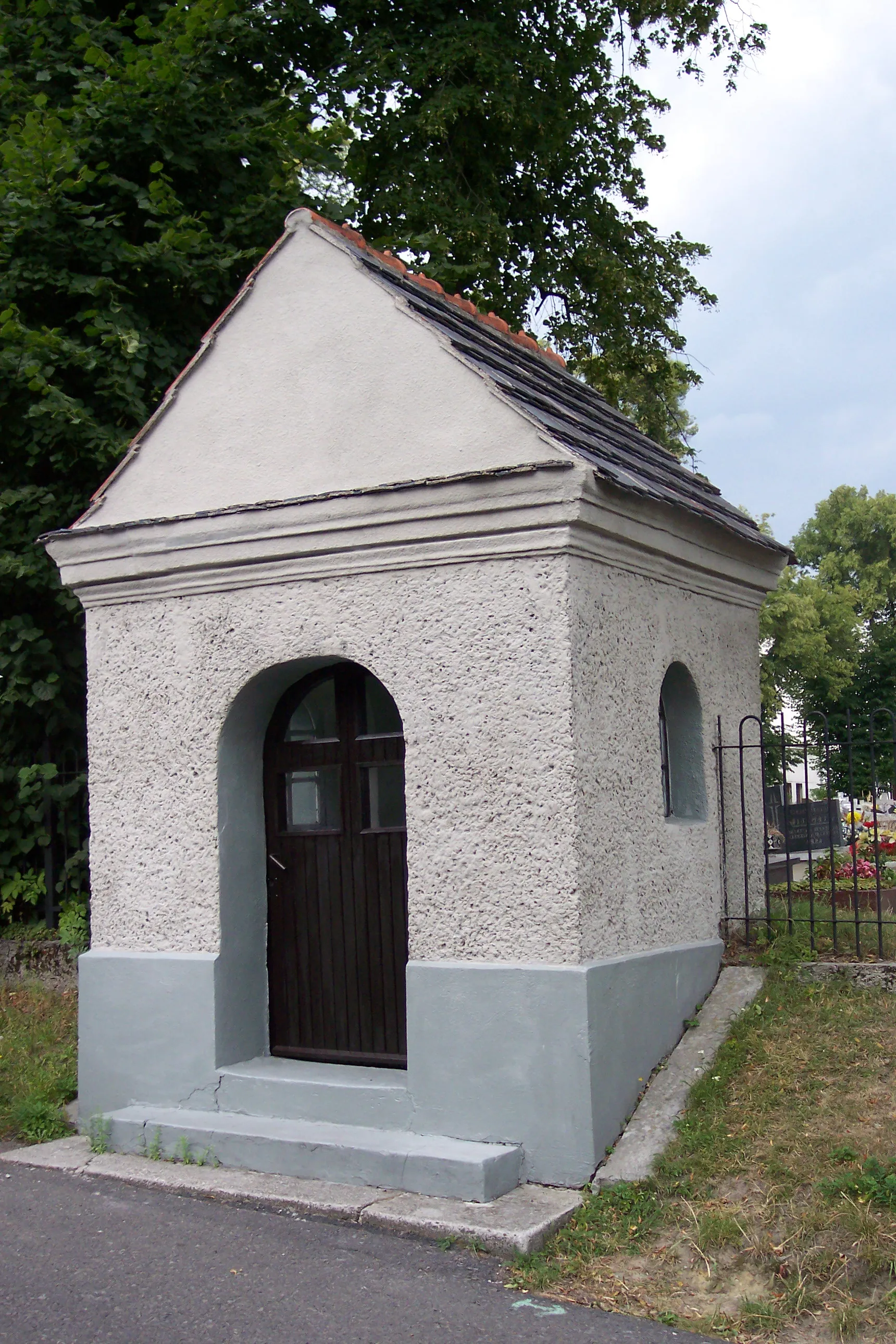 Photo showing: Kapliczka obok kościoła w Rudzińcu