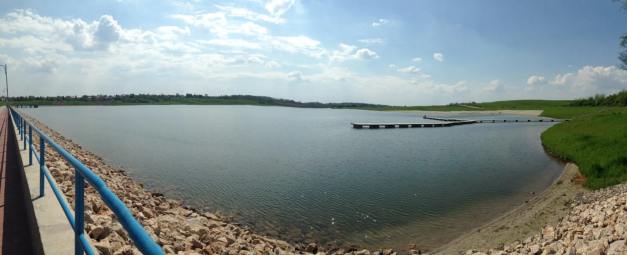 Photo showing: Panorama zbiornika retencyjnego na terenie Kazimierzy Wielkiej