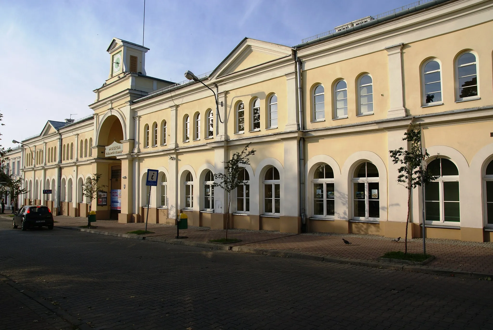 Photo showing: Dom (Bazar)
Kielce pl. Wolności 2 / Ewangelicka 2, Kielce