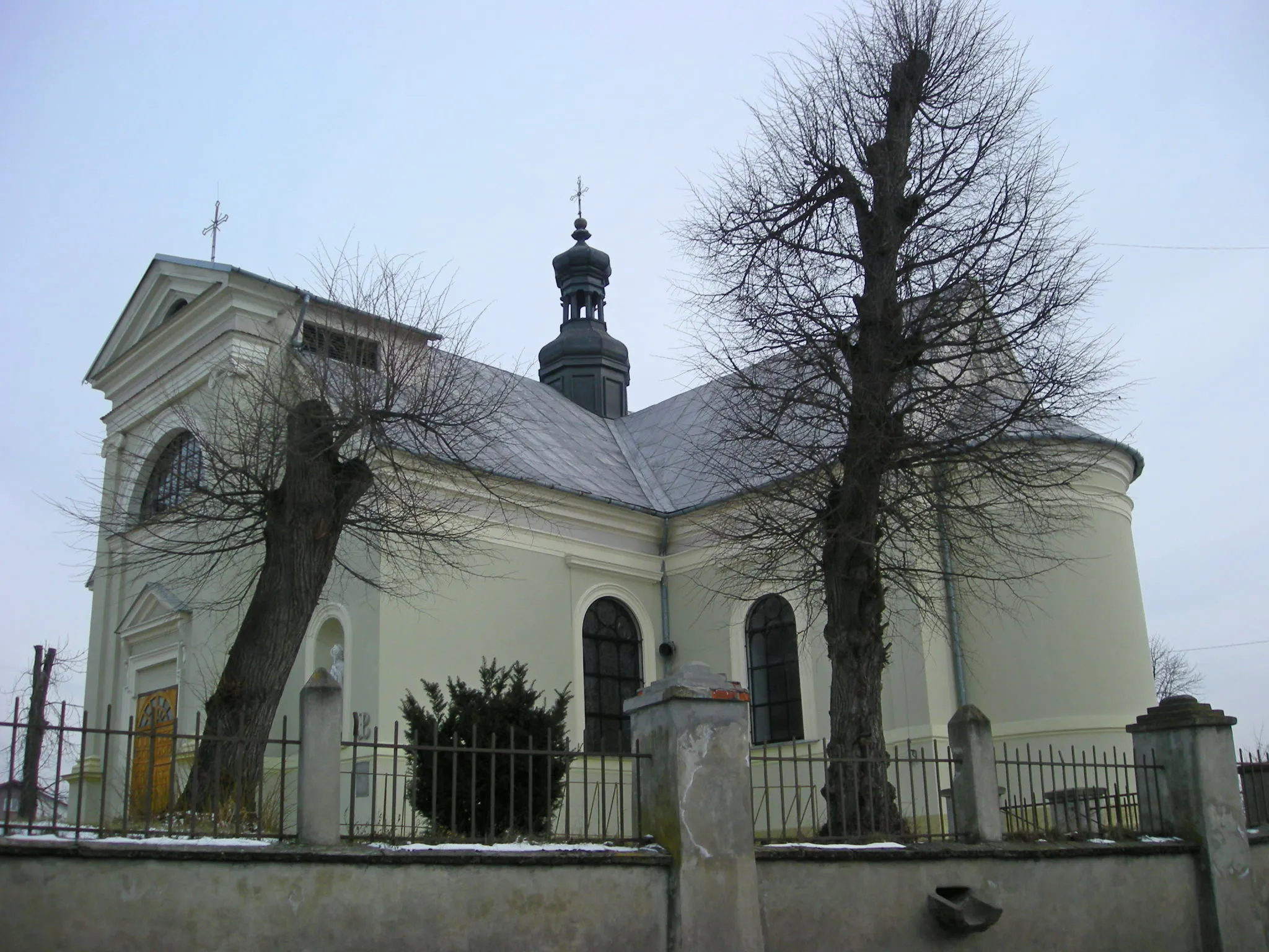 Photo showing: The church in Osiek, Poland.