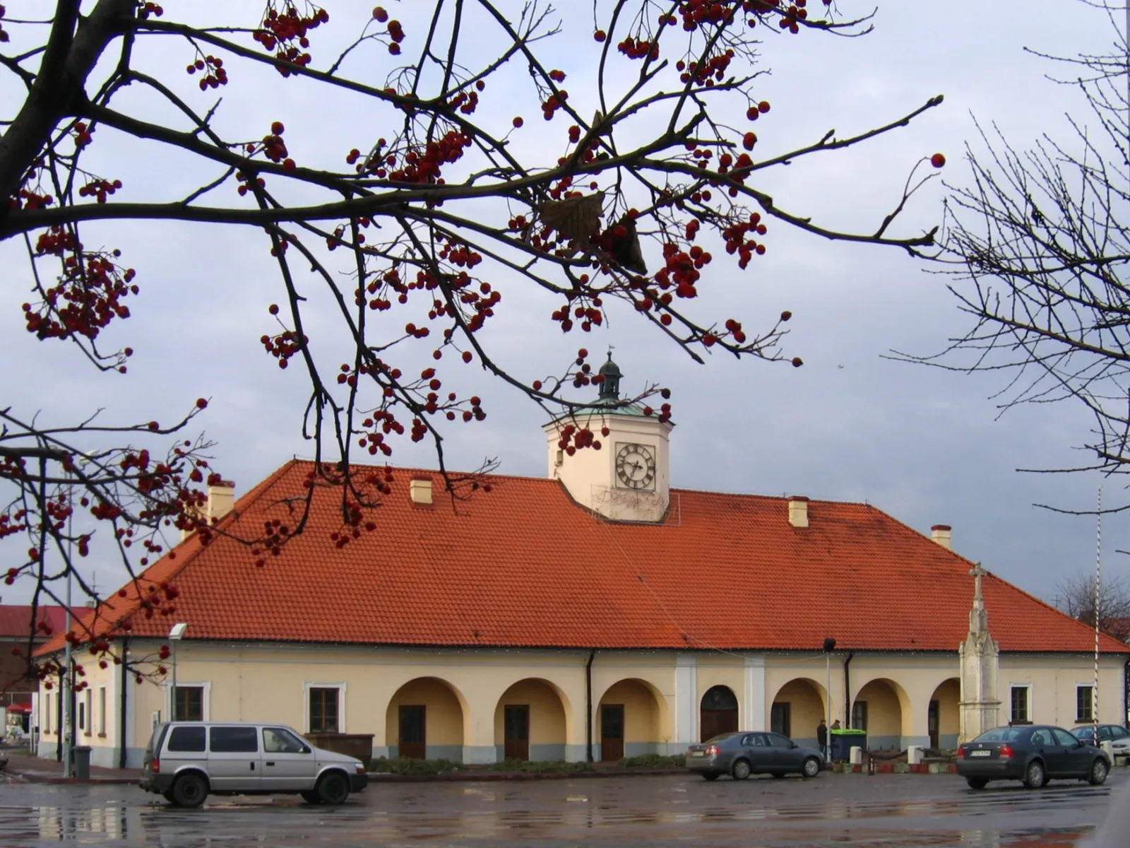 Photo showing: Old Town Hall in Staszów, Poland.