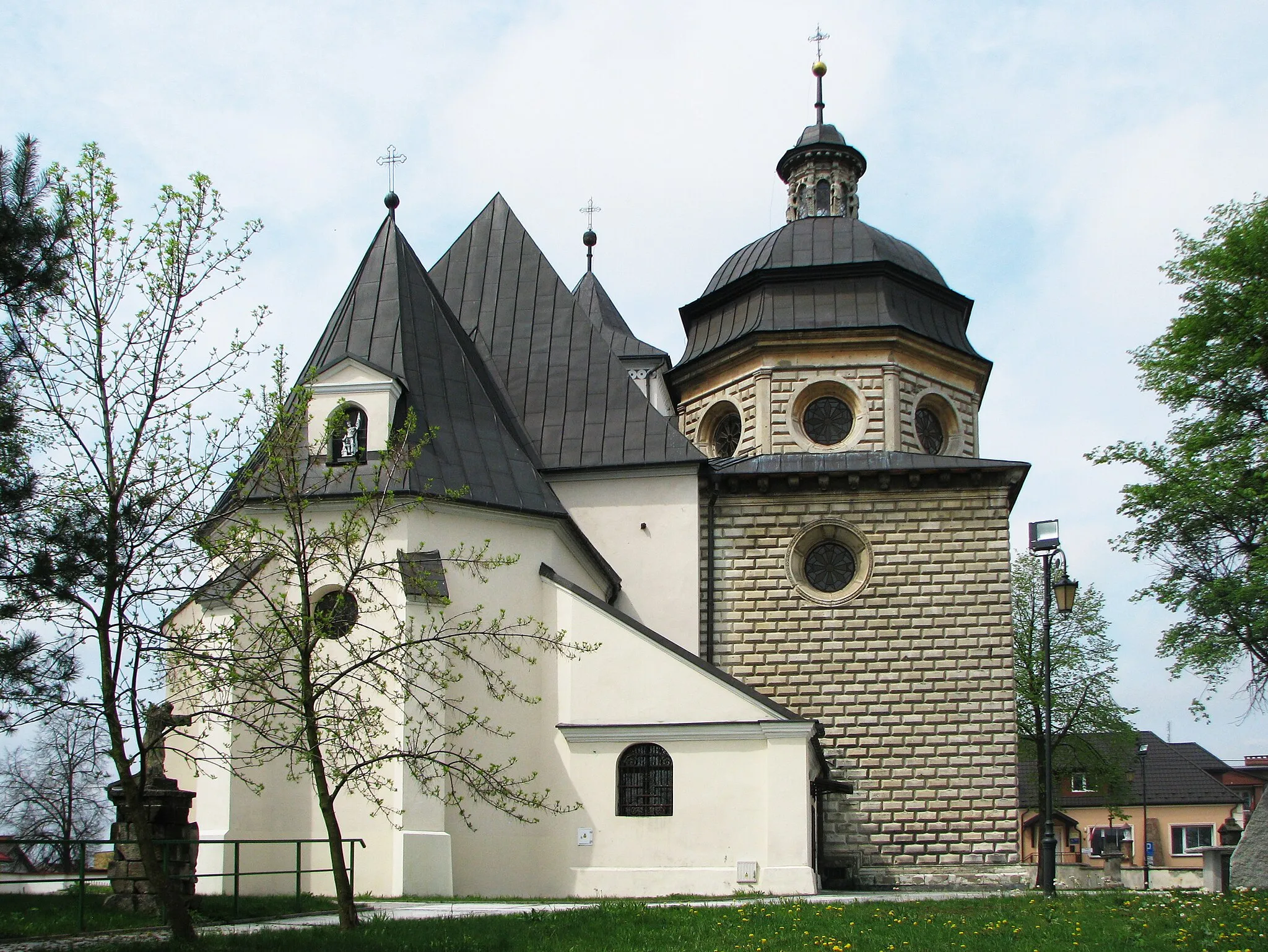 Photo showing: Saint Bartholomew church in Staszów, Poland.