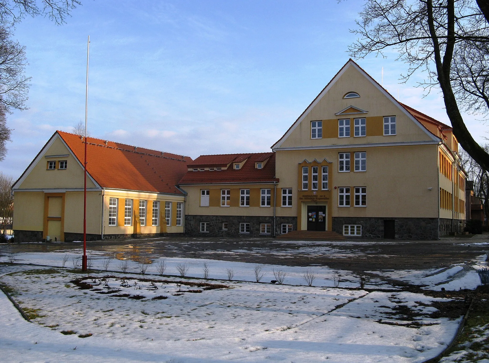 Photo showing: Gimnazjum nr 2 w Olecku.