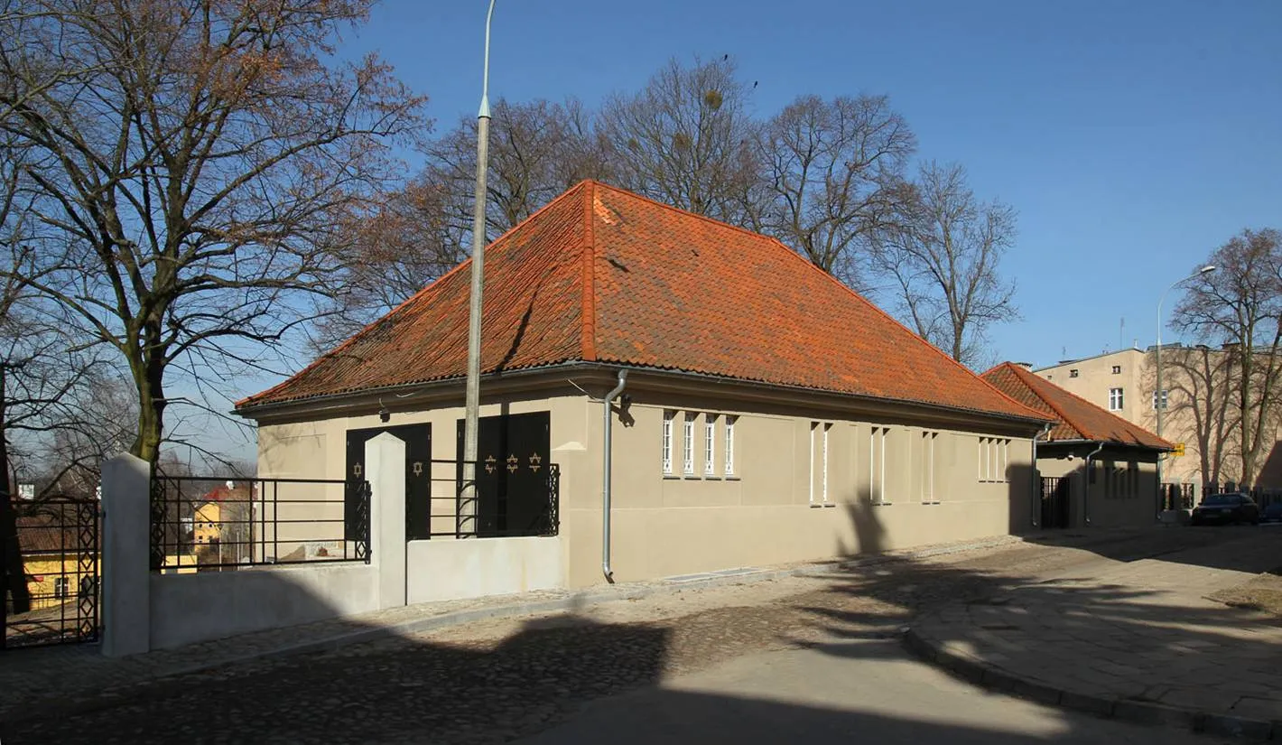 Photo showing: Außenansicht der Bet Tahra in Olsztyn nach der Restauration, 2012