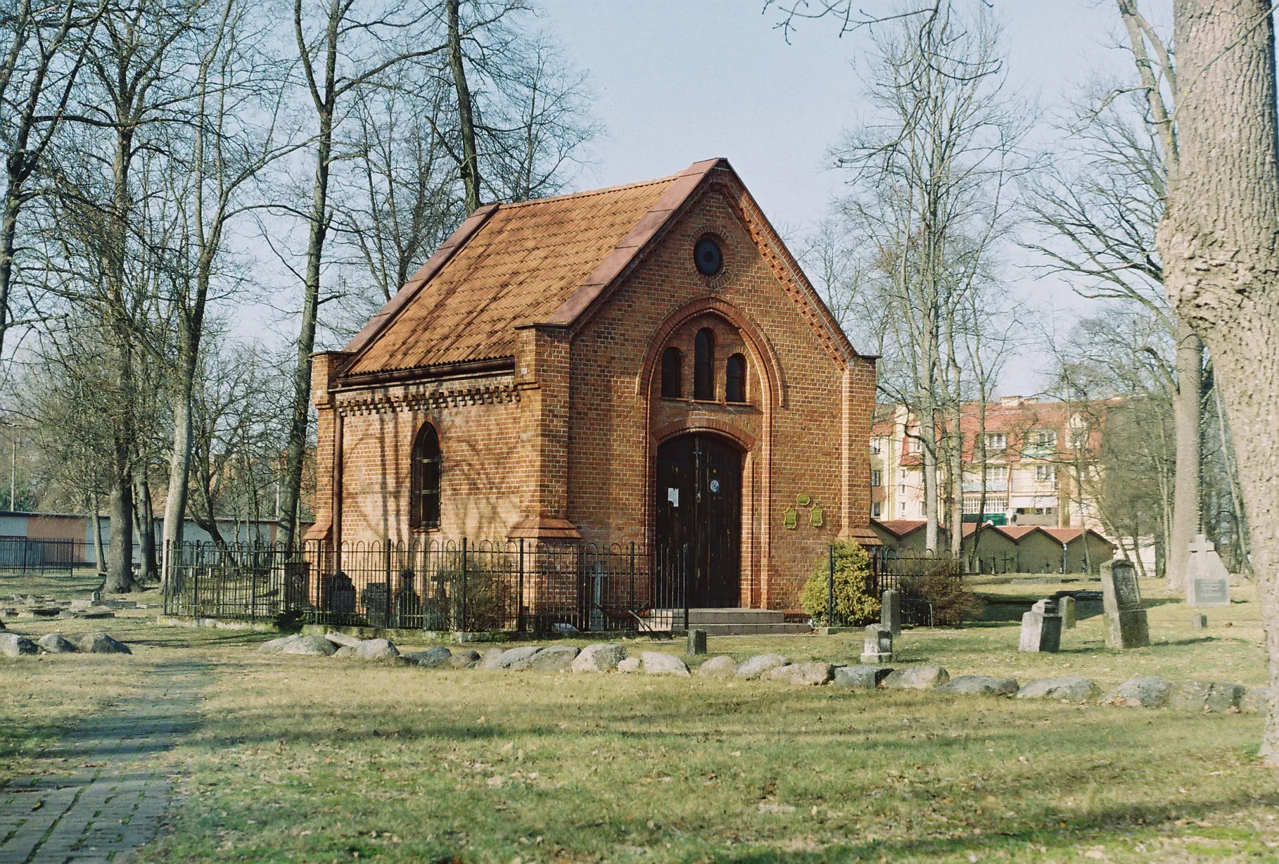 Photo showing: Zdjęcie przedstawia Kapliczkę Cmentarną z cmentarza przy ulicy Dworcowej.