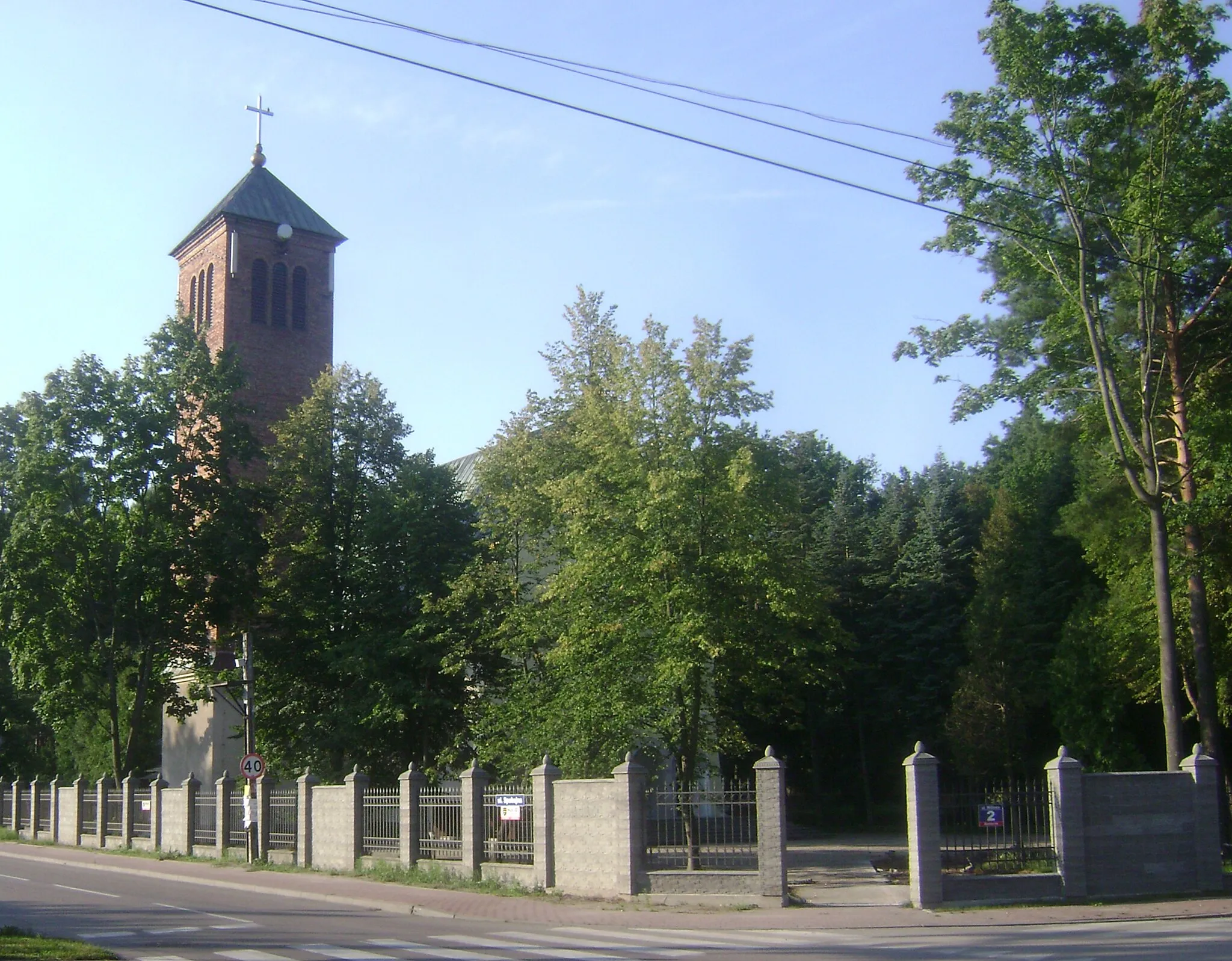 Photo showing: Baniocha. Kościół parafialny pw NMP Królowej Pokoju