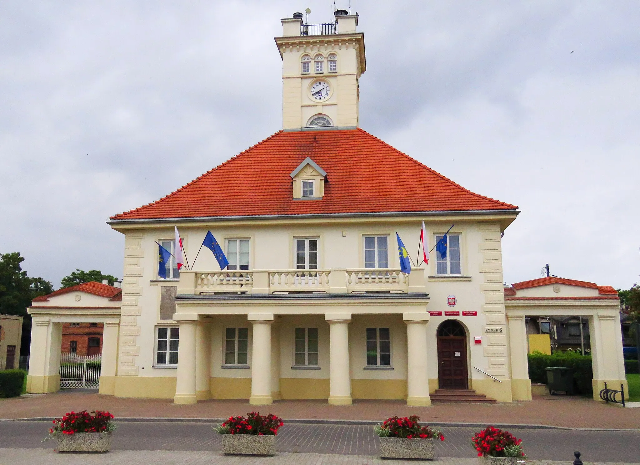 Photo showing: Urząd Miasta i Gminy w Błoniu