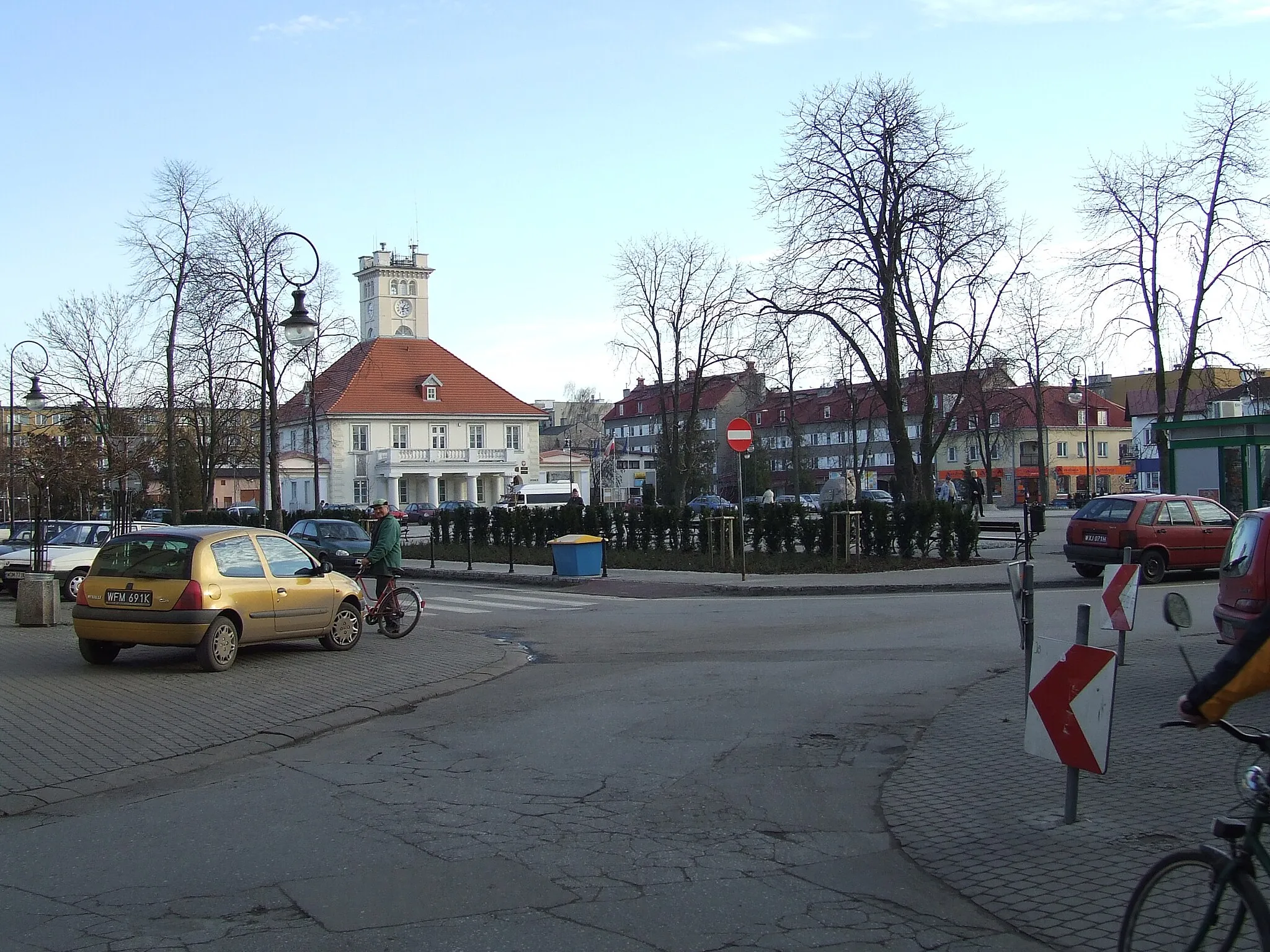 Photo showing: Błonie, rynek z ratuszem