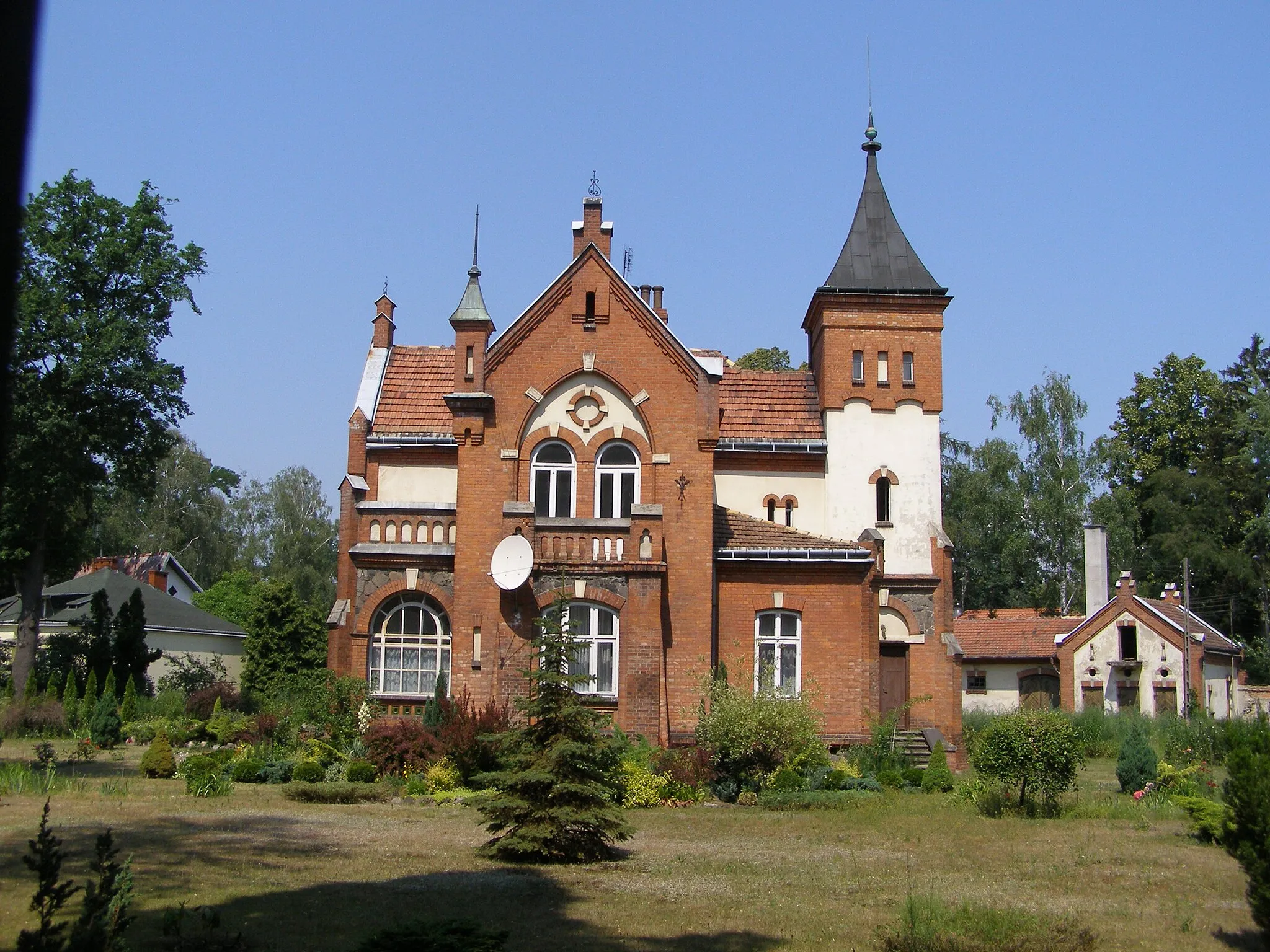 Photo showing: Villa Borówka in Milanówek, Poland (as seen before its restoration)