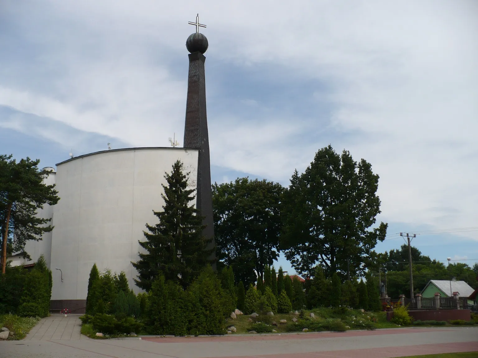 Photo showing: Mrozy, ul. św. Teresy 3 - rzymskokatolicki kościół parafialny pw. Świętej Teresy od Dzieciątka Jezus