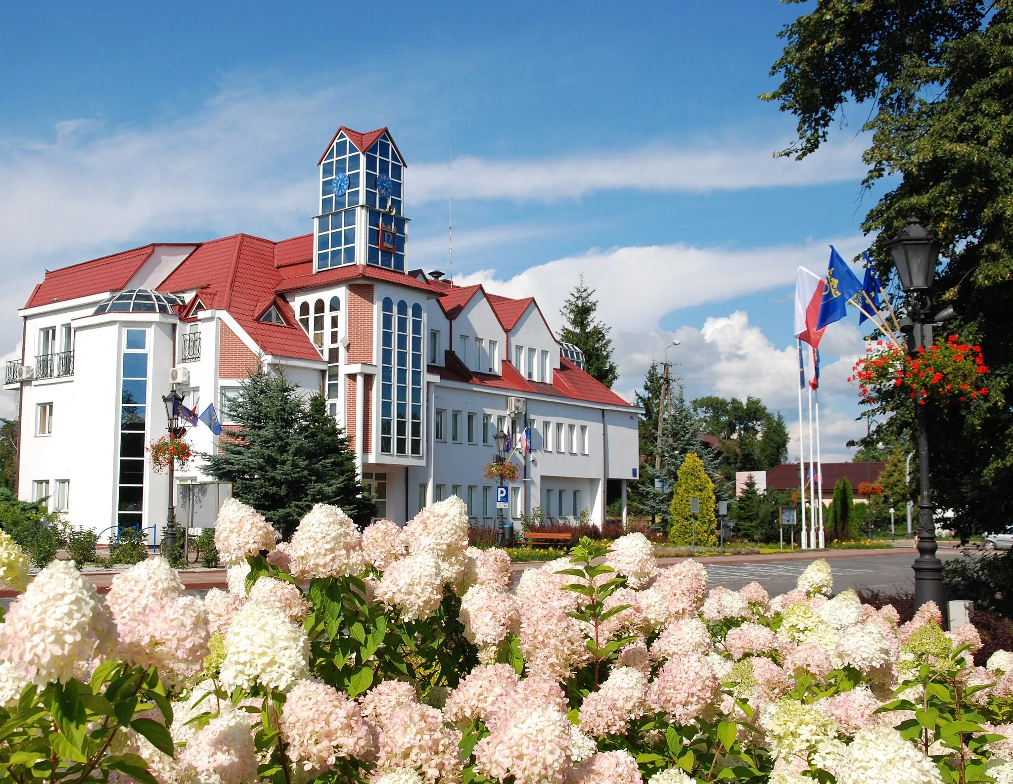 Photo showing: Budynek Urzędu Gminy Nieporęt