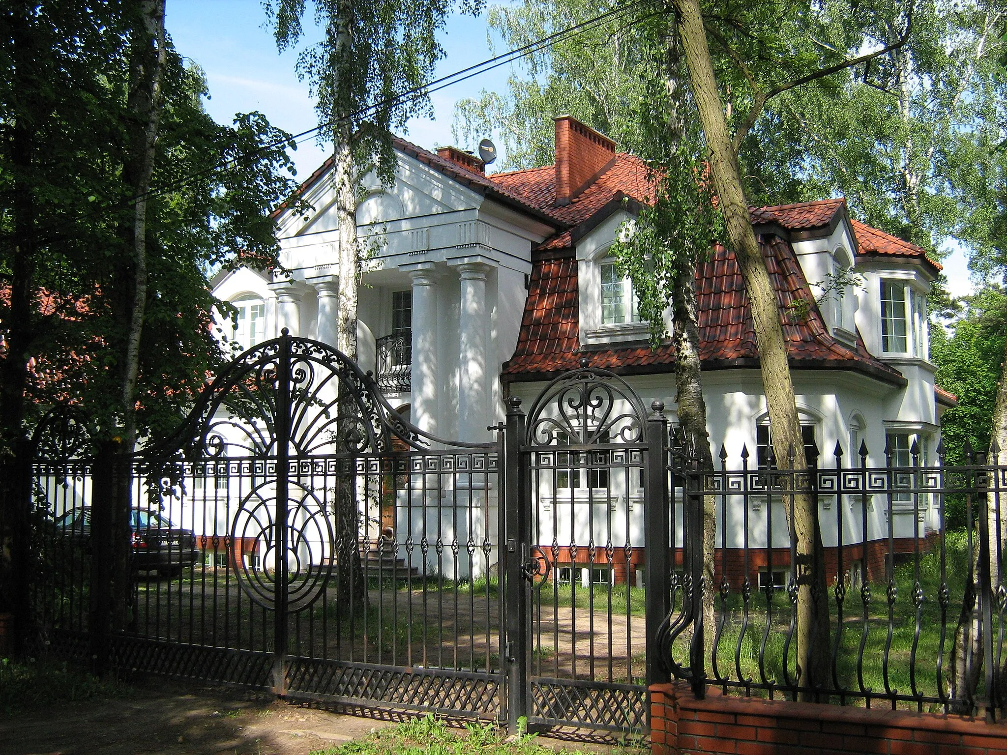 Photo showing: Villa located in Podkowa Lesna, Poland.