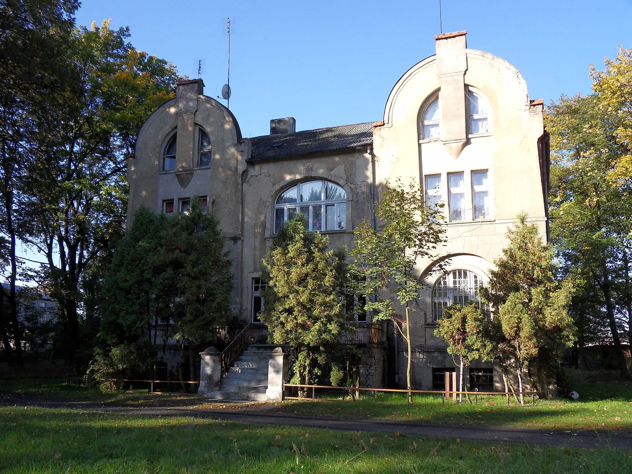 Photo showing: Dwór Thielów, widok do frontu Doruchów  Gmina Grabów nad Prosną