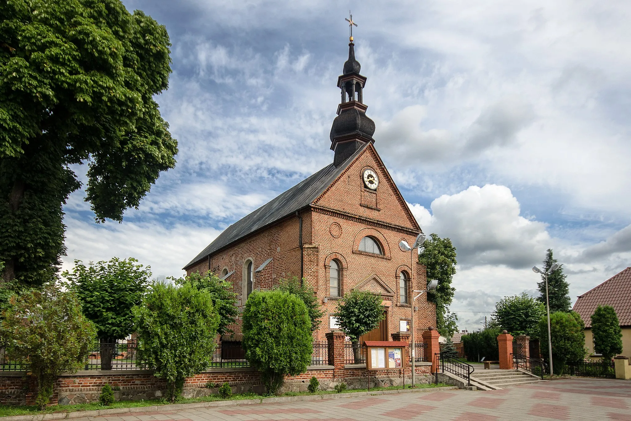 Photo showing: Kazimierz Biskupi, kościół par. p.w. św. Marcina Biskupa, XII, 1512, 1859, 1898-1911