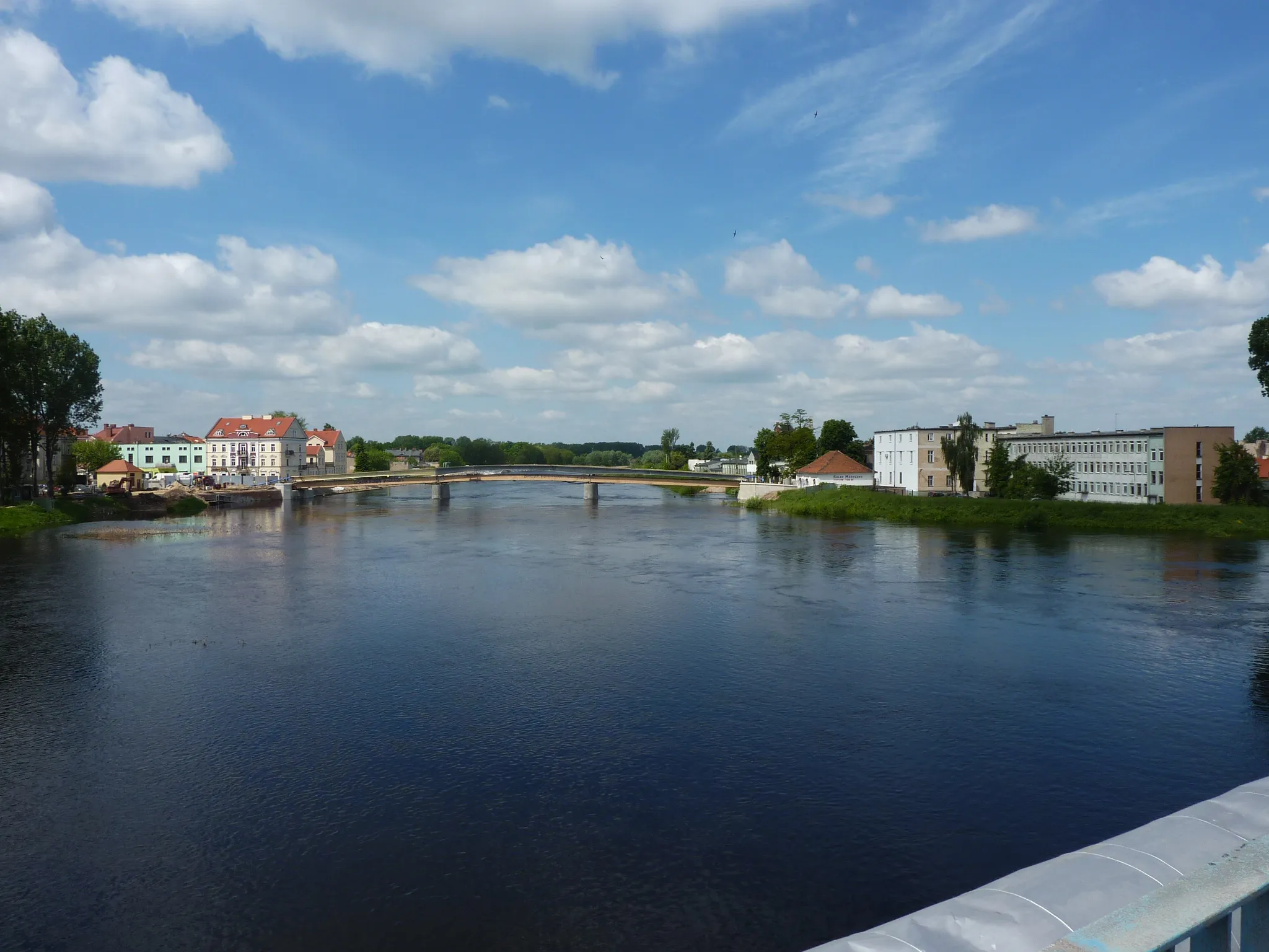 Photo showing: Widok z Mostu Warszawskiego na rzekę Warte podczas powodzi z 2010r.