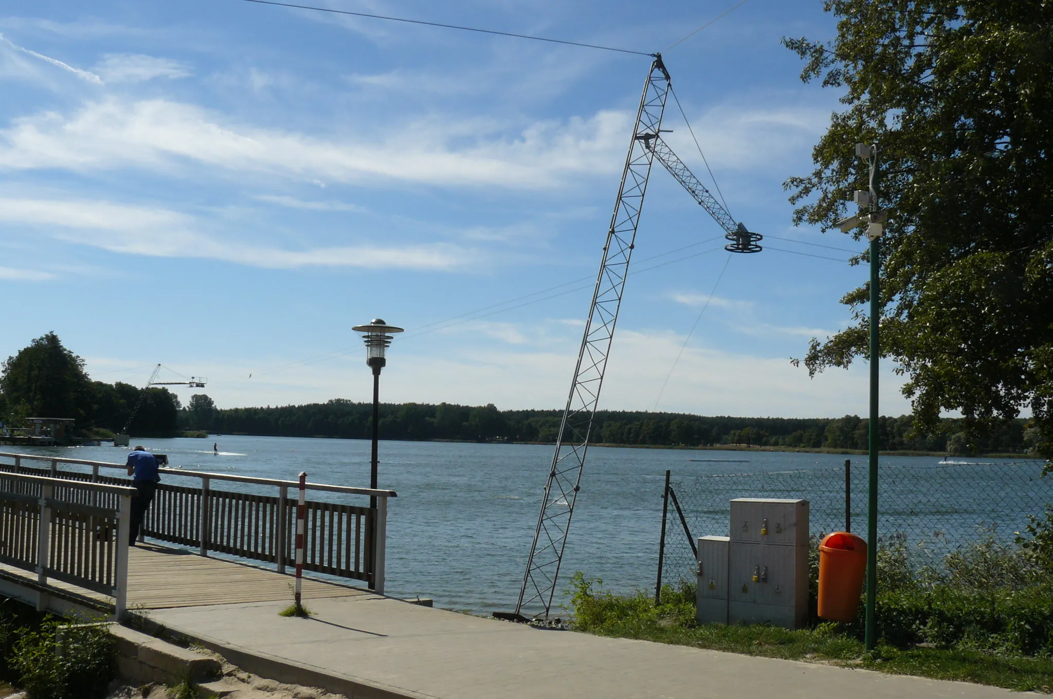 Photo showing: Jezioro Margonińskie położone na Pojezierzu Chodzieskim w granicach administracyjnych miasta Margonin