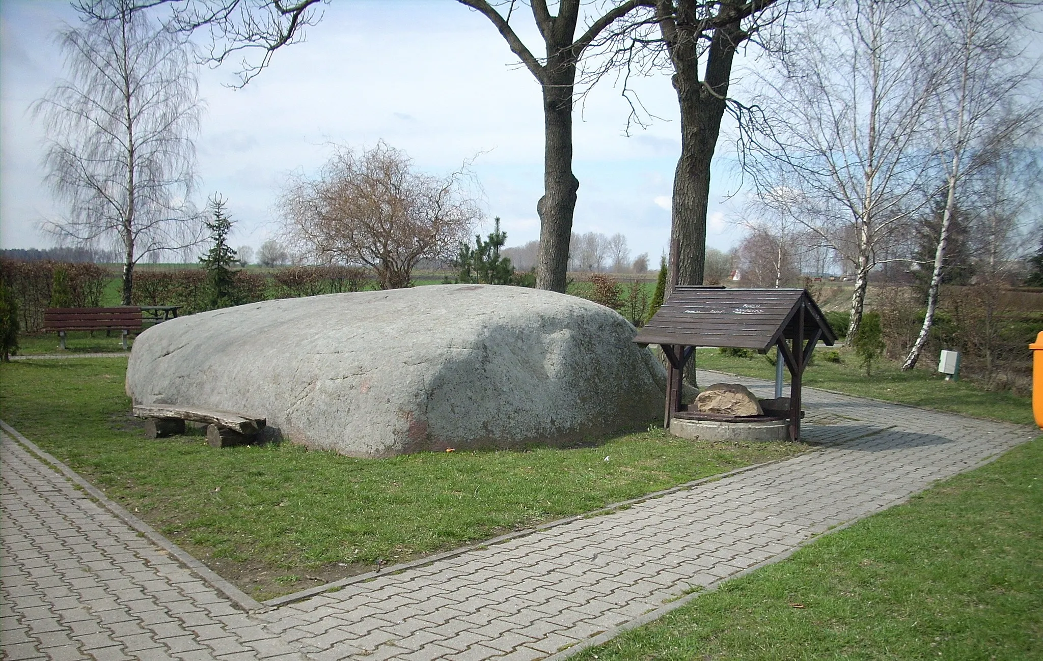 Photo showing: St. Adalbert stone in Budziejewko